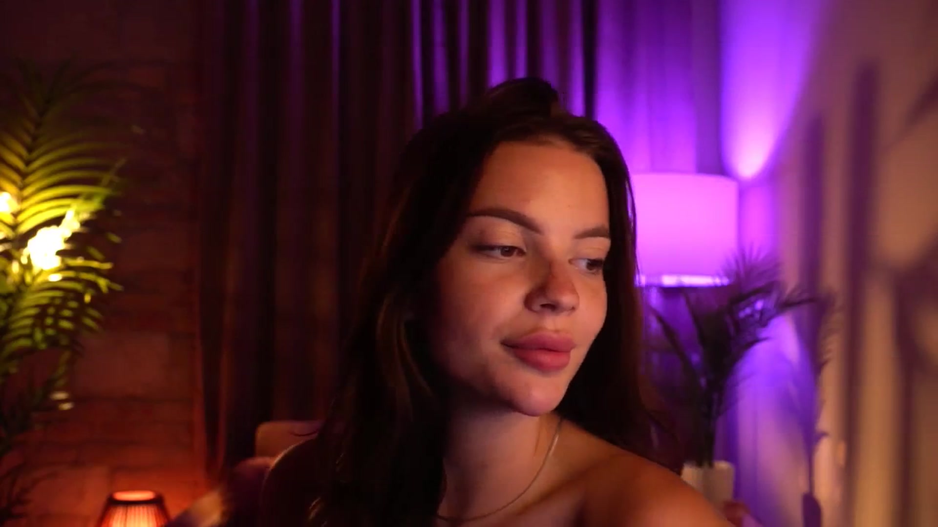 Gallery image thumbnail from hollydollly_'s myfreecams stream on, 07/27/2024, 20:50 image 13 of 20