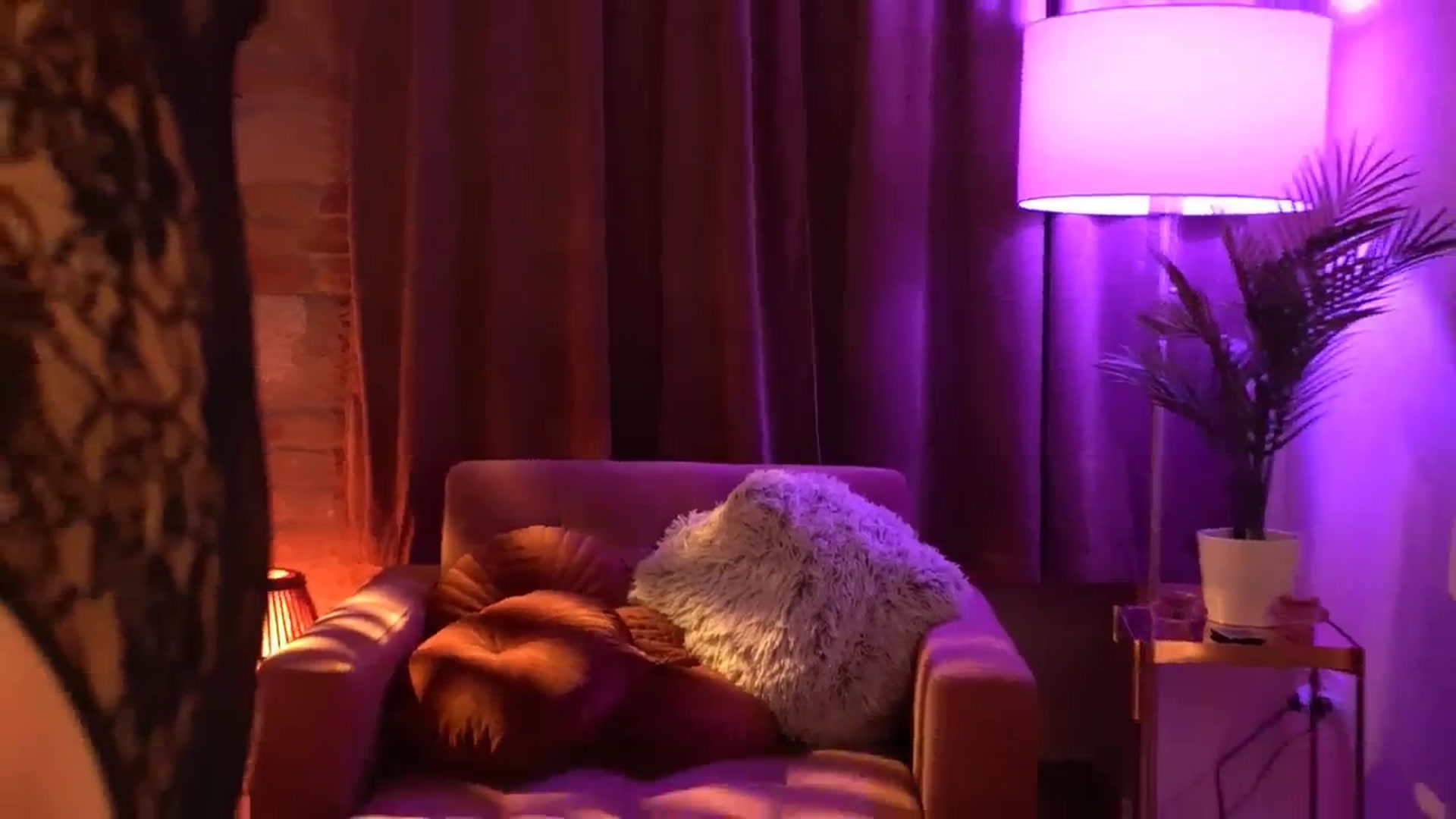 Gallery image thumbnail from hollydollly_'s myfreecams stream on, 07/28/2024, 22:56 image 5 of 20