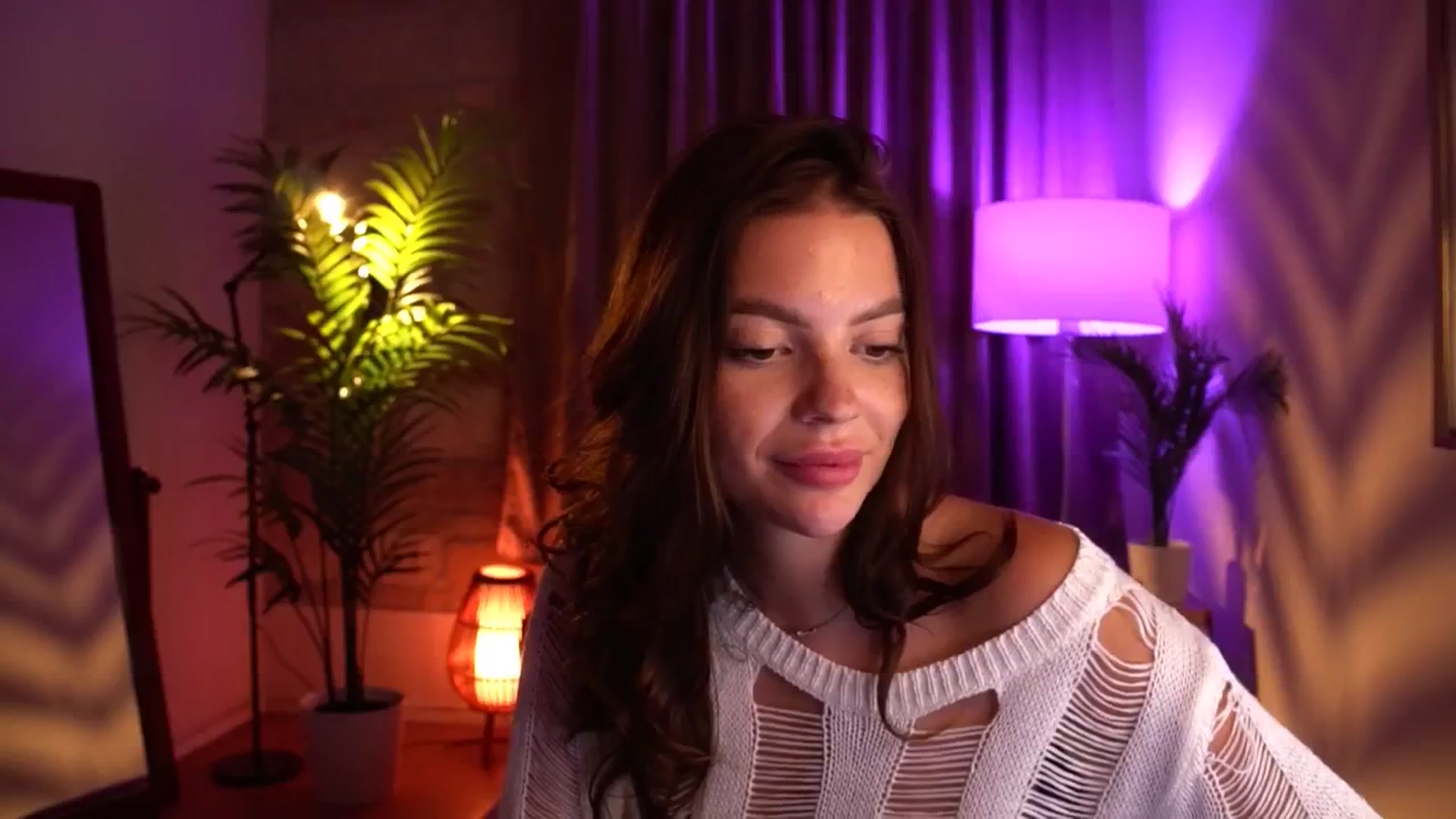 Gallery image thumbnail from hollydollly_'s myfreecams stream on, 08/02/2024, 21:40 image 15 of 20