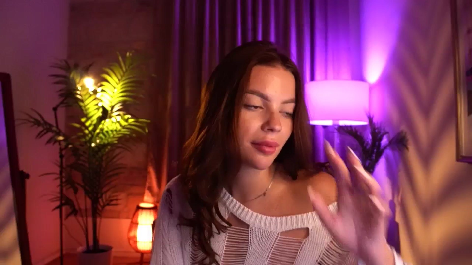 Gallery image thumbnail from hollydollly_'s myfreecams stream on, 08/02/2024, 21:40 image 8 of 20