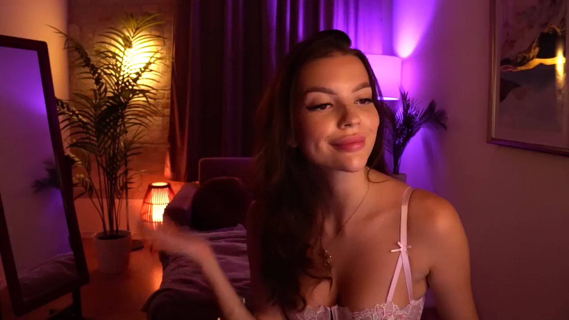 Gallery image thumbnail from hollydollly_'s myfreecams stream on, 08/11/2024, 20:00 image 1 of 20