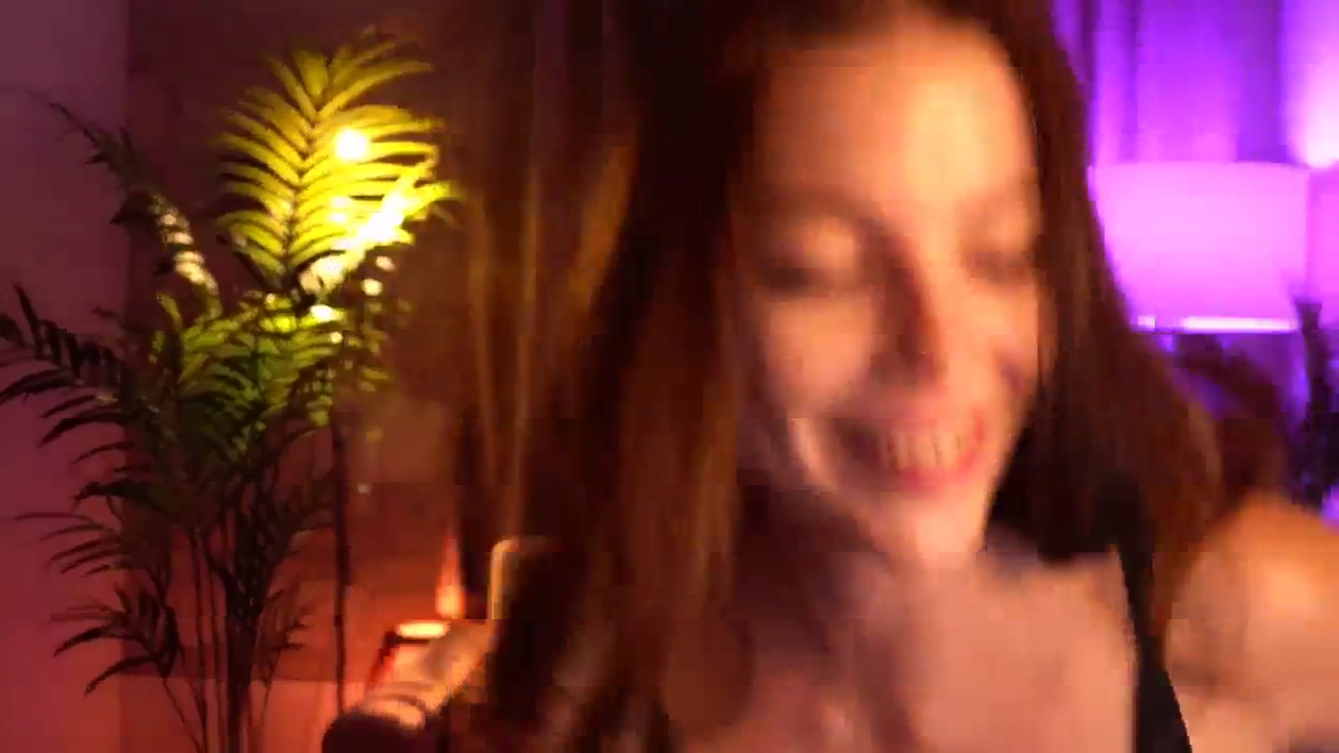 Gallery image thumbnail from hollydollly_'s myfreecams stream on, 08/12/2024, 20:57 image 11 of 20