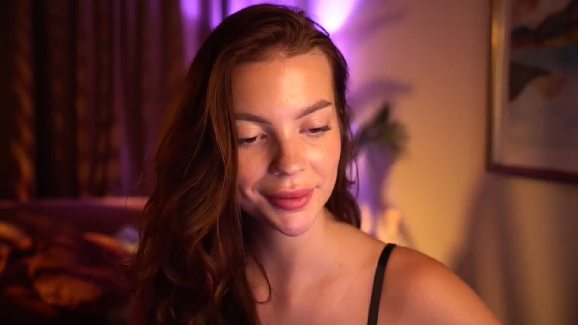 Gallery image thumbnail from hollydollly_'s myfreecams stream on, 08/21/2024, 21:03 image 16 of 20