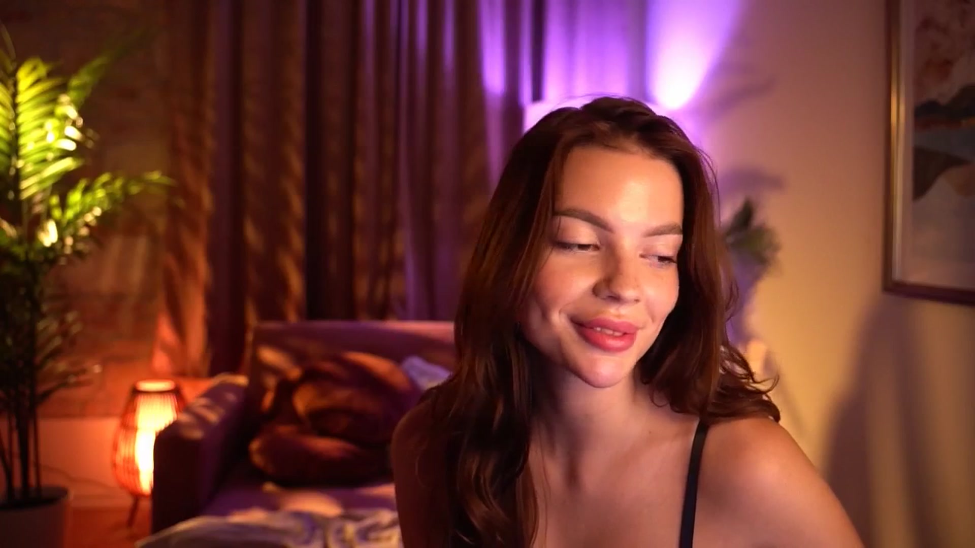 Gallery image thumbnail from hollydollly_'s myfreecams stream on, 08/21/2024, 21:03 image 19 of 20