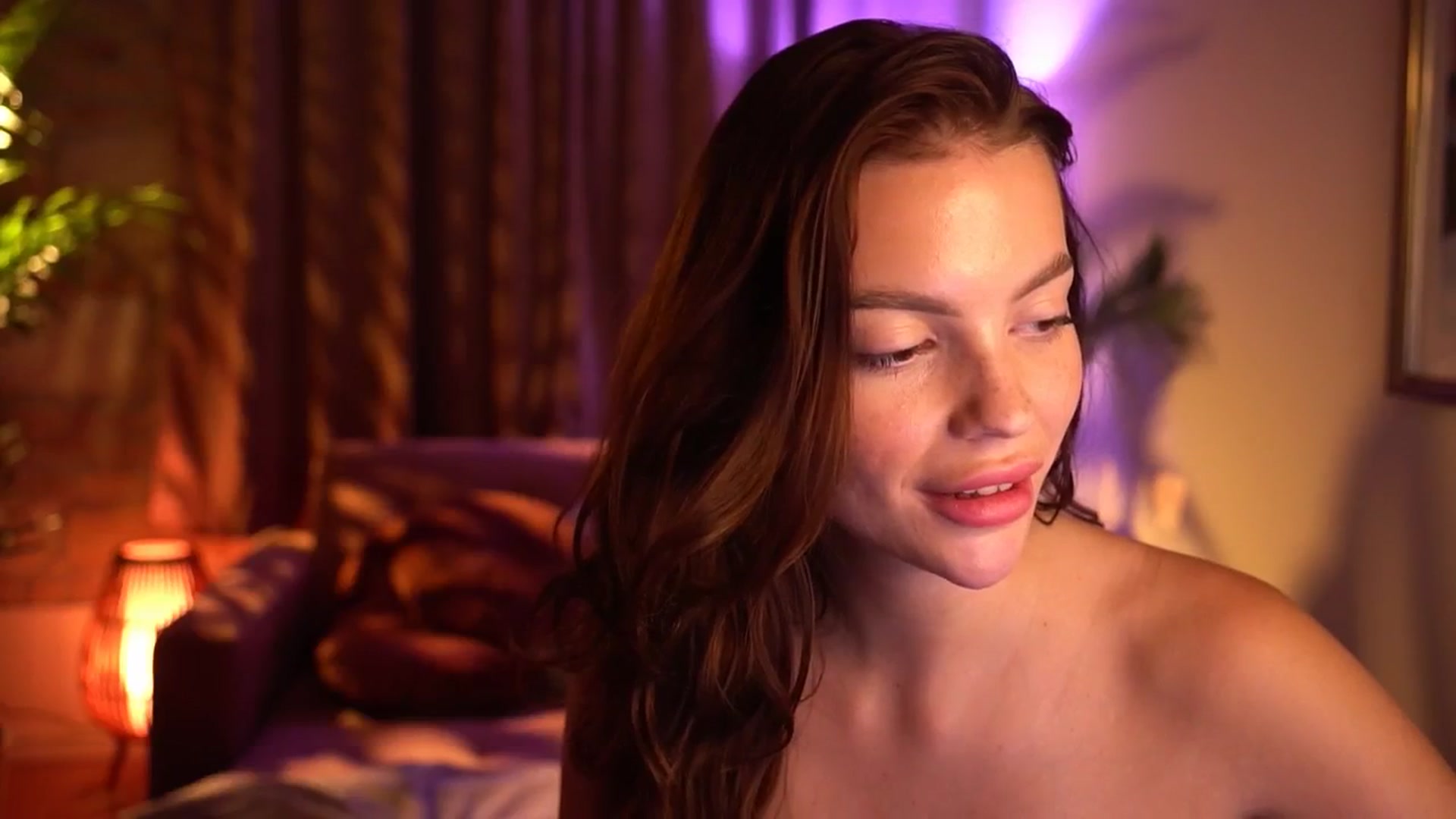 Gallery image thumbnail from hollydollly_'s myfreecams stream on, 08/21/2024, 21:15 image 16 of 20