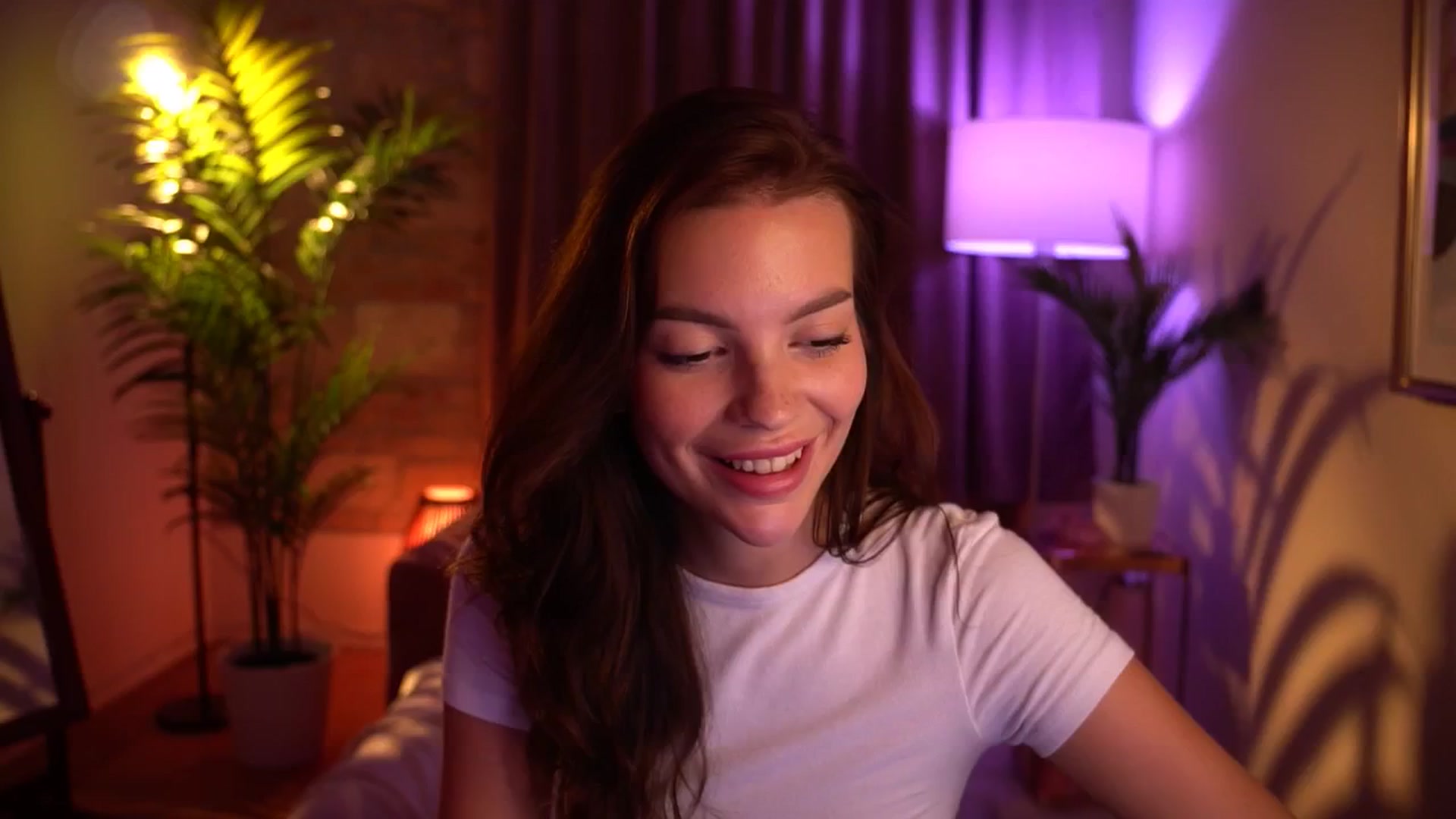 Gallery image thumbnail from hollydollly_'s myfreecams stream on, 08/25/2024, 20:52 image 13 of 20