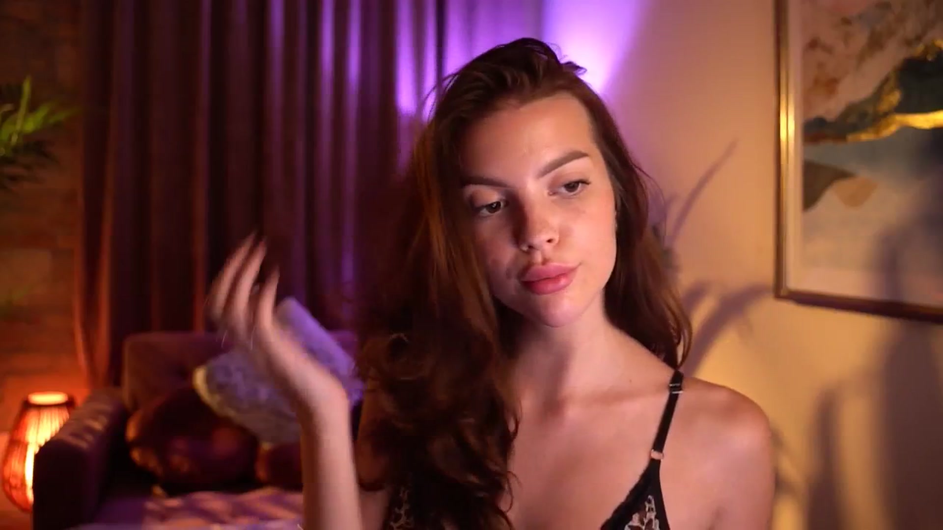 Gallery image thumbnail from hollydollly_'s myfreecams stream on, 08/26/2024, 20:02 image 9 of 20