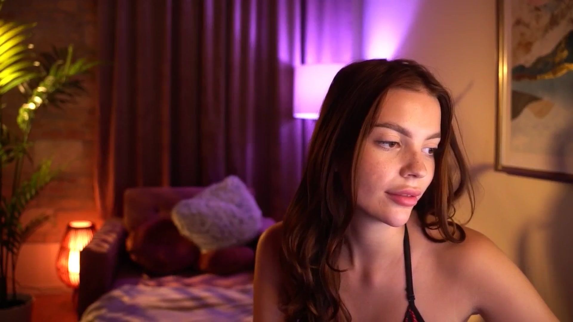 Gallery image thumbnail from hollydollly_'s myfreecams stream on, 08/27/2024, 19:59 image 3 of 20