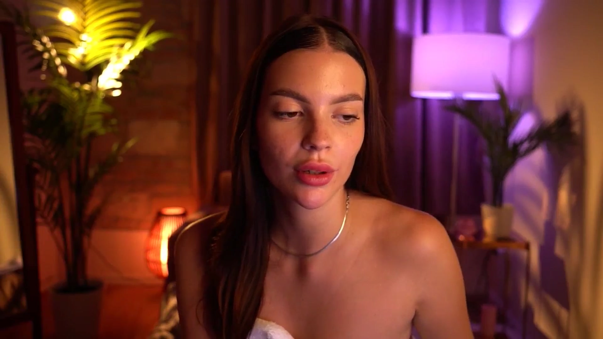Gallery image thumbnail from hollydollly_'s myfreecams stream on, 08/31/2024, 18:19 image 11 of 20