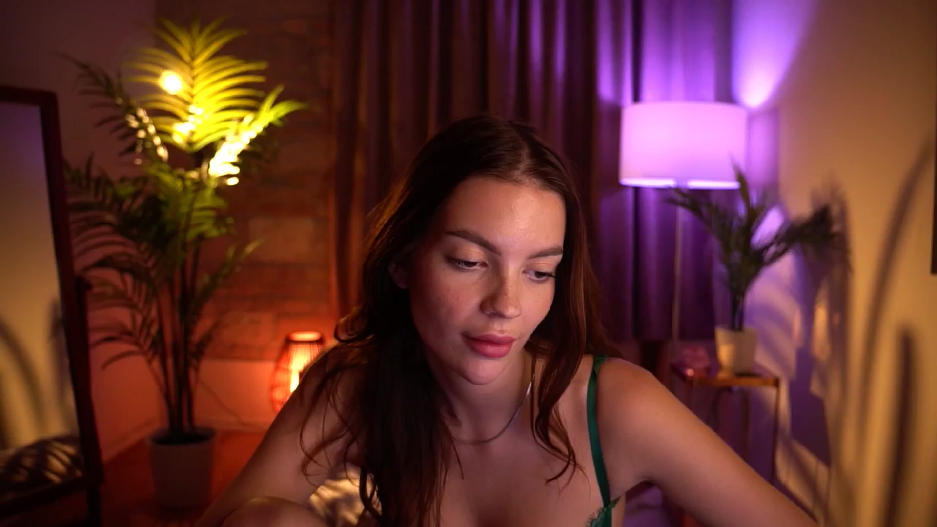 Gallery image thumbnail from hollydollly_'s myfreecams stream on, 09/02/2024, 21:11 image 20 of 20