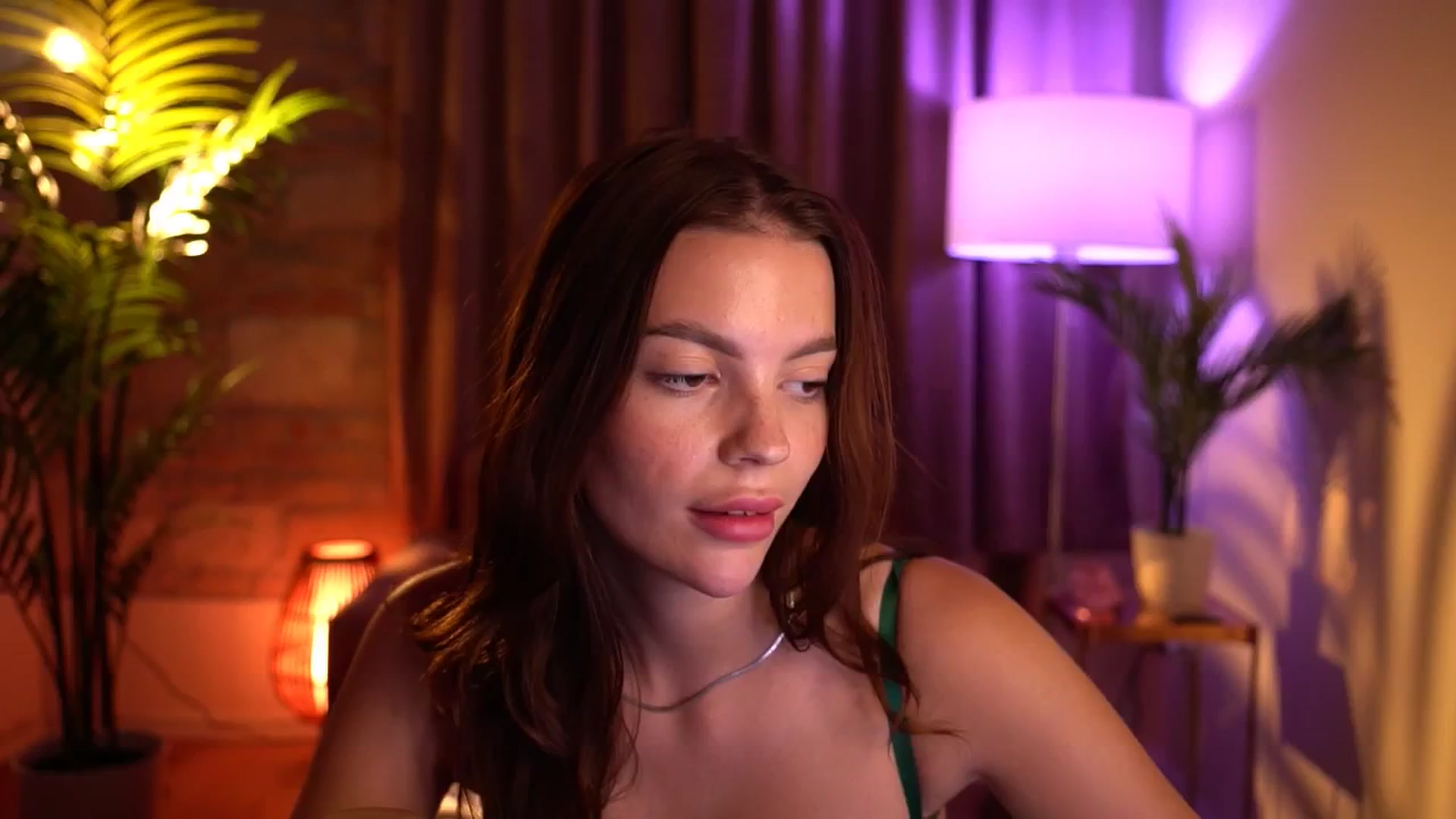 Gallery image thumbnail from hollydollly_'s myfreecams stream on, 09/02/2024, 21:11 image 2 of 20