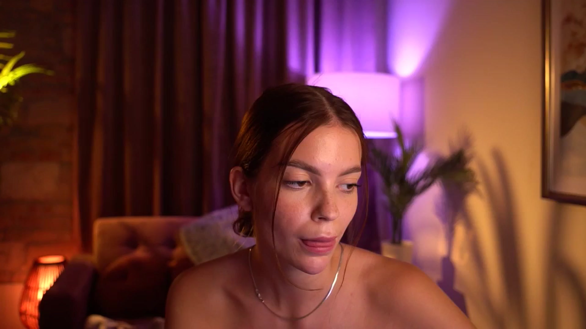 Gallery image thumbnail from hollydollly_'s myfreecams stream on, 09/03/2024, 21:57 image 9 of 20