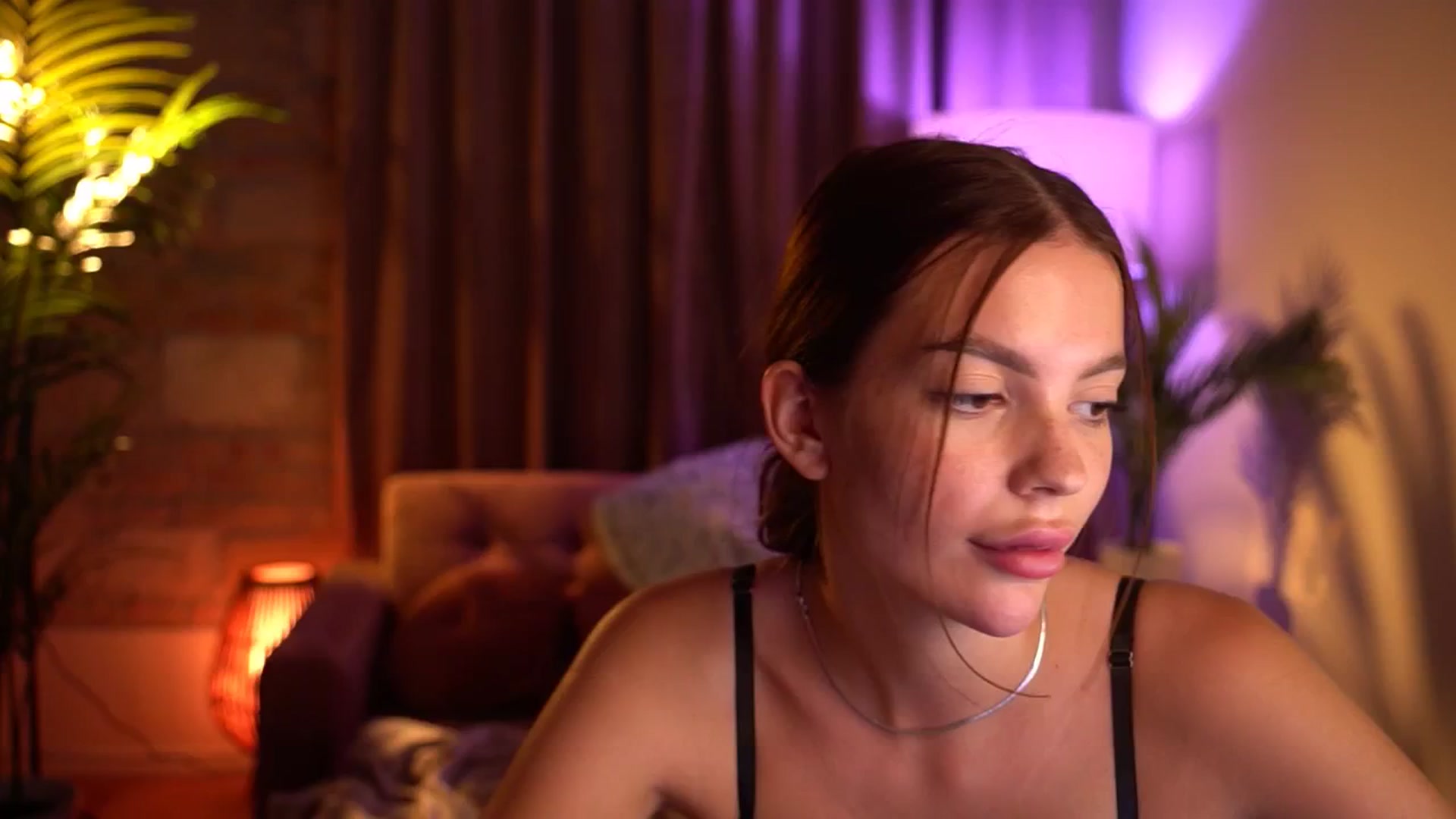 Gallery image thumbnail from hollydollly_'s myfreecams stream on, 09/03/2024, 22:26 image 15 of 20