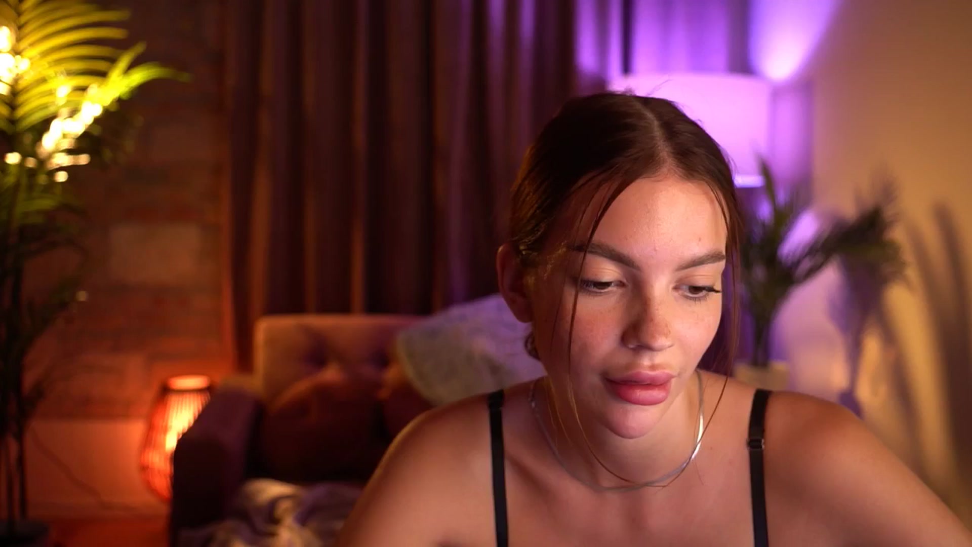Gallery image thumbnail from hollydollly_'s myfreecams stream on, 09/03/2024, 22:26 image 14 of 20