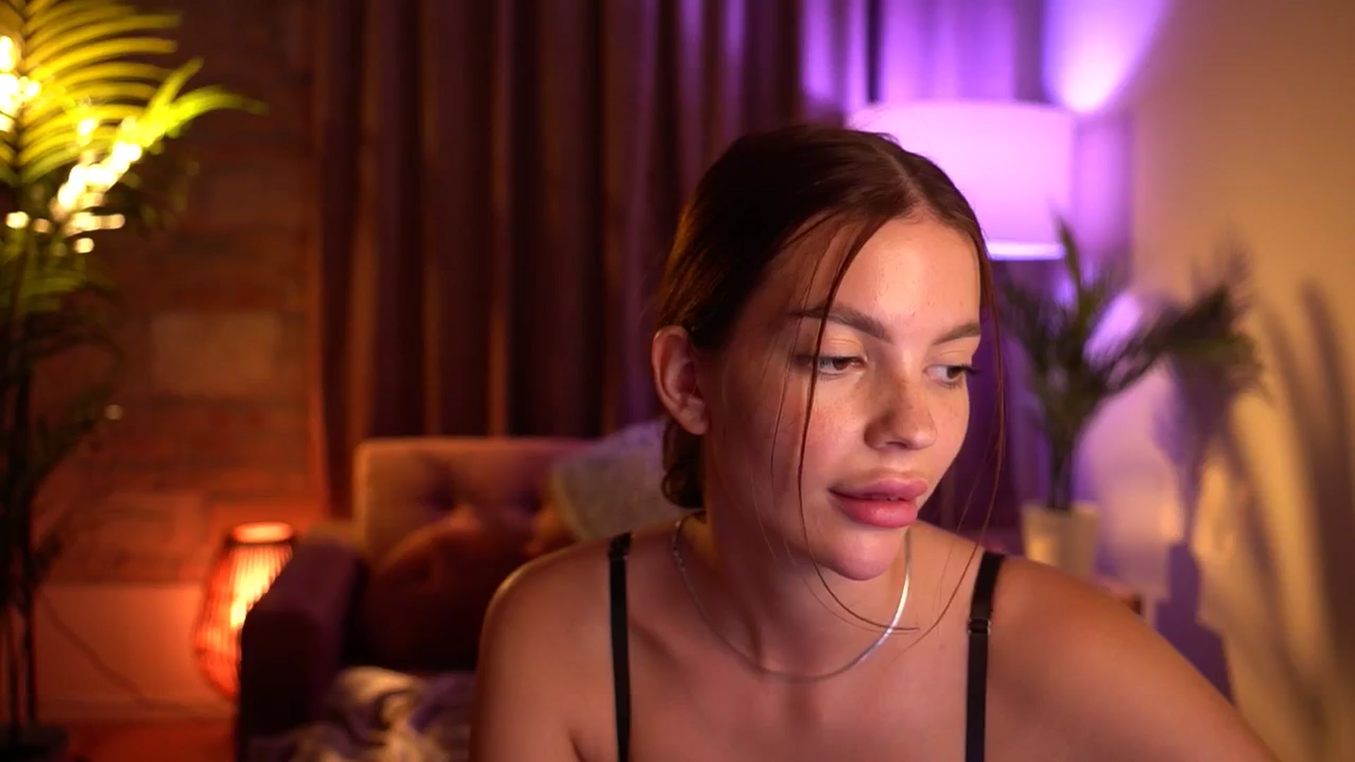 Gallery image thumbnail from hollydollly_'s myfreecams stream on, 09/03/2024, 22:26 image 18 of 20