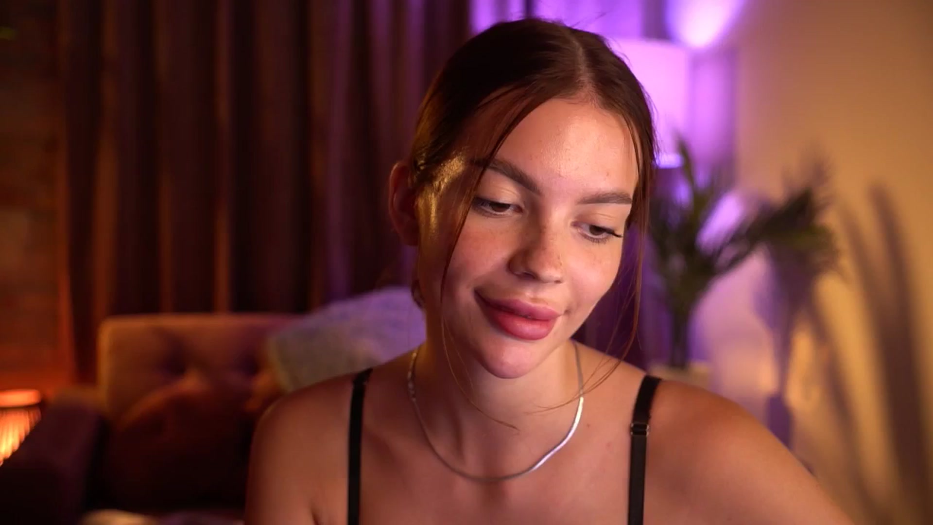 Gallery image thumbnail from hollydollly_'s myfreecams stream on, 09/03/2024, 22:26 image 1 of 20