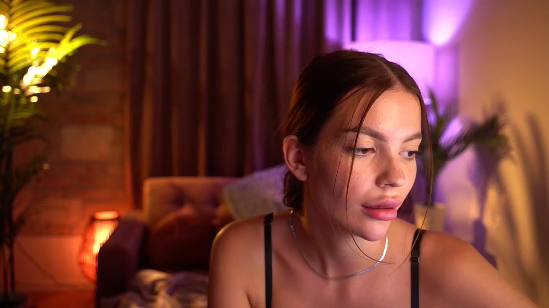 Gallery image thumbnail from hollydollly_'s myfreecams stream on, 09/03/2024, 22:26 image 16 of 20
