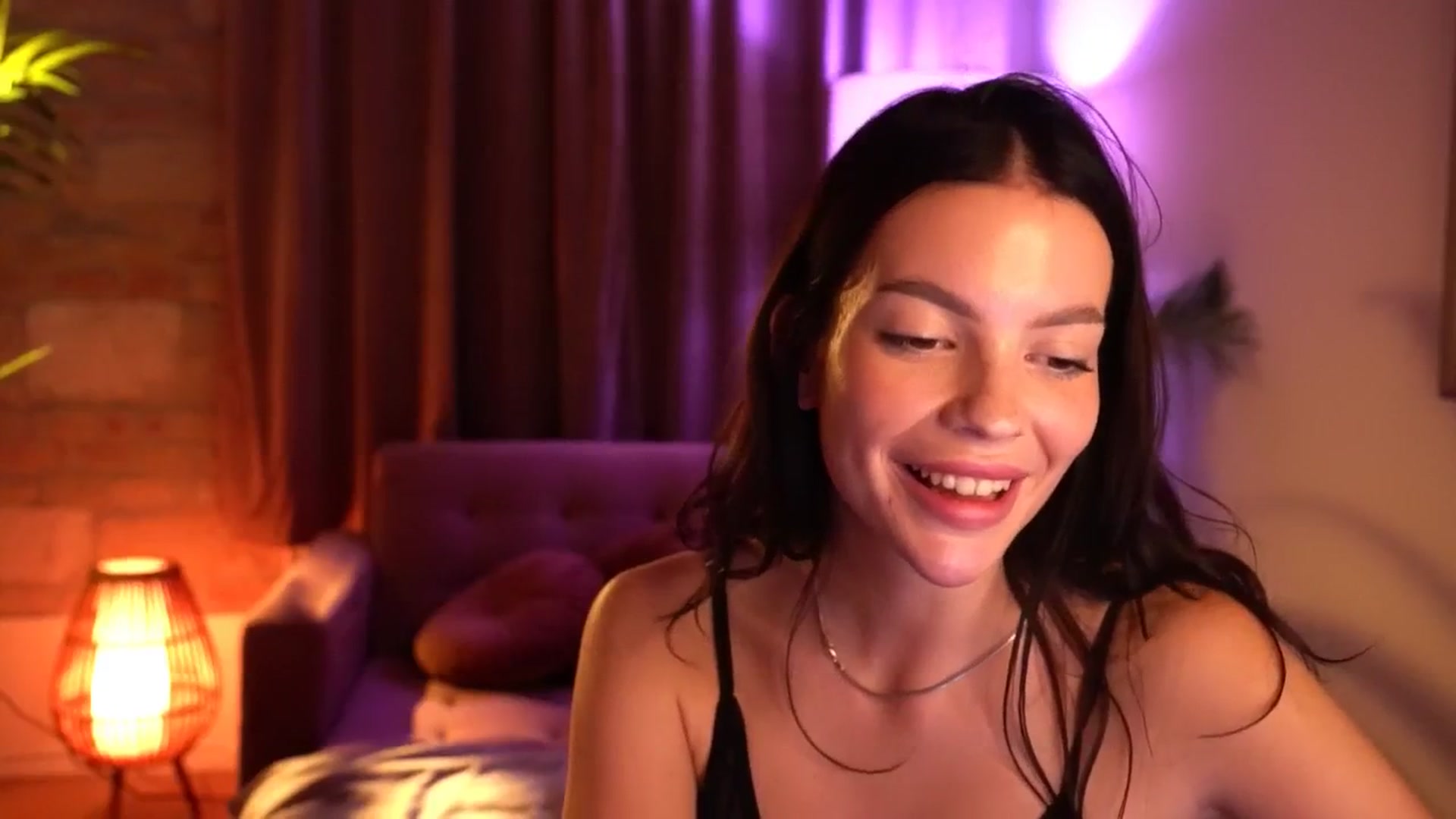 Gallery image thumbnail from hollydollly_'s myfreecams stream on, 09/13/2024, 21:44 image 8 of 20