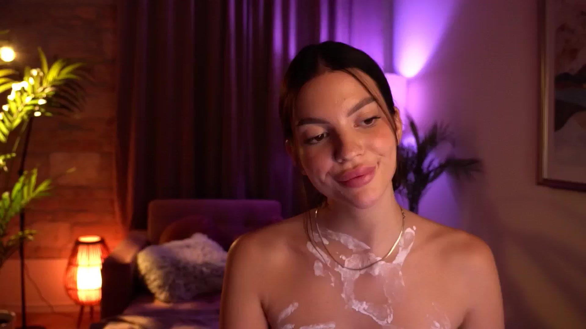 Gallery image thumbnail from hollydollly_'s myfreecams stream on, 09/16/2024, 19:05 image 4 of 20