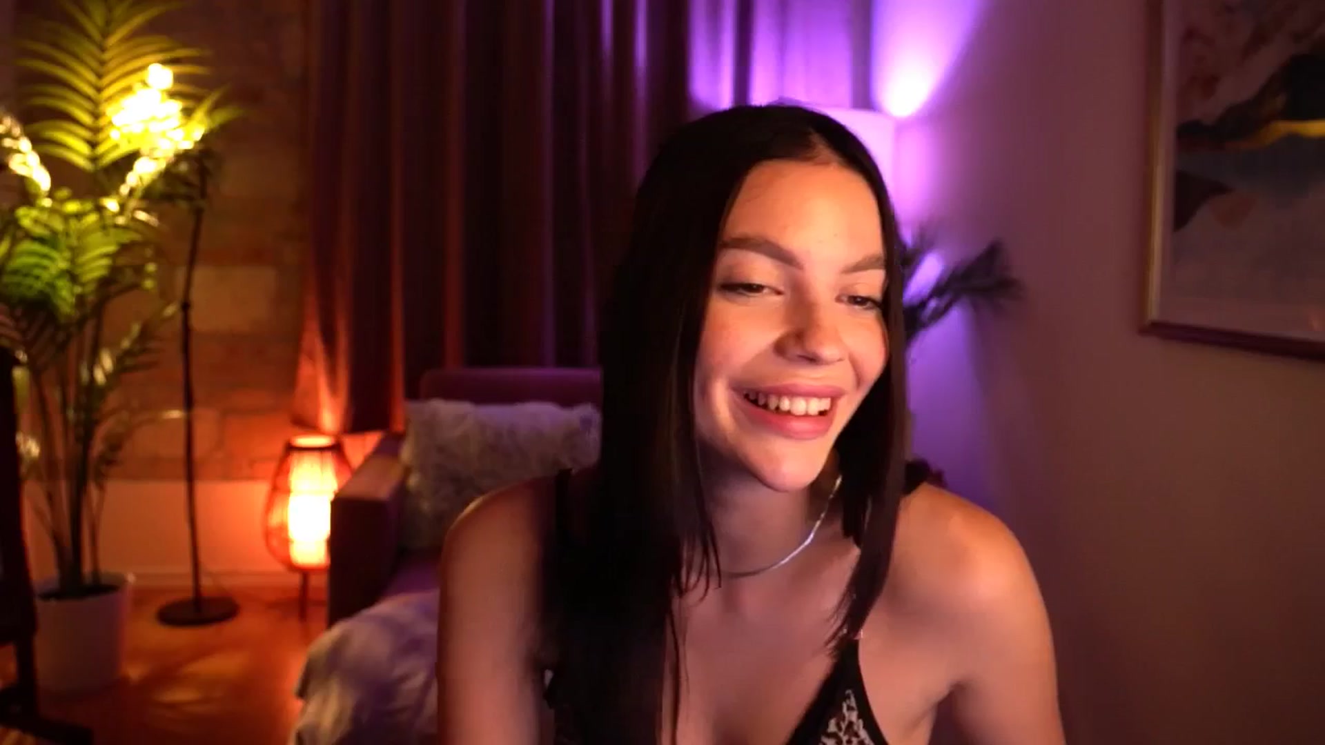 Gallery image thumbnail from hollydollly_'s myfreecams stream on, 09/21/2024, 20:42 image 9 of 20