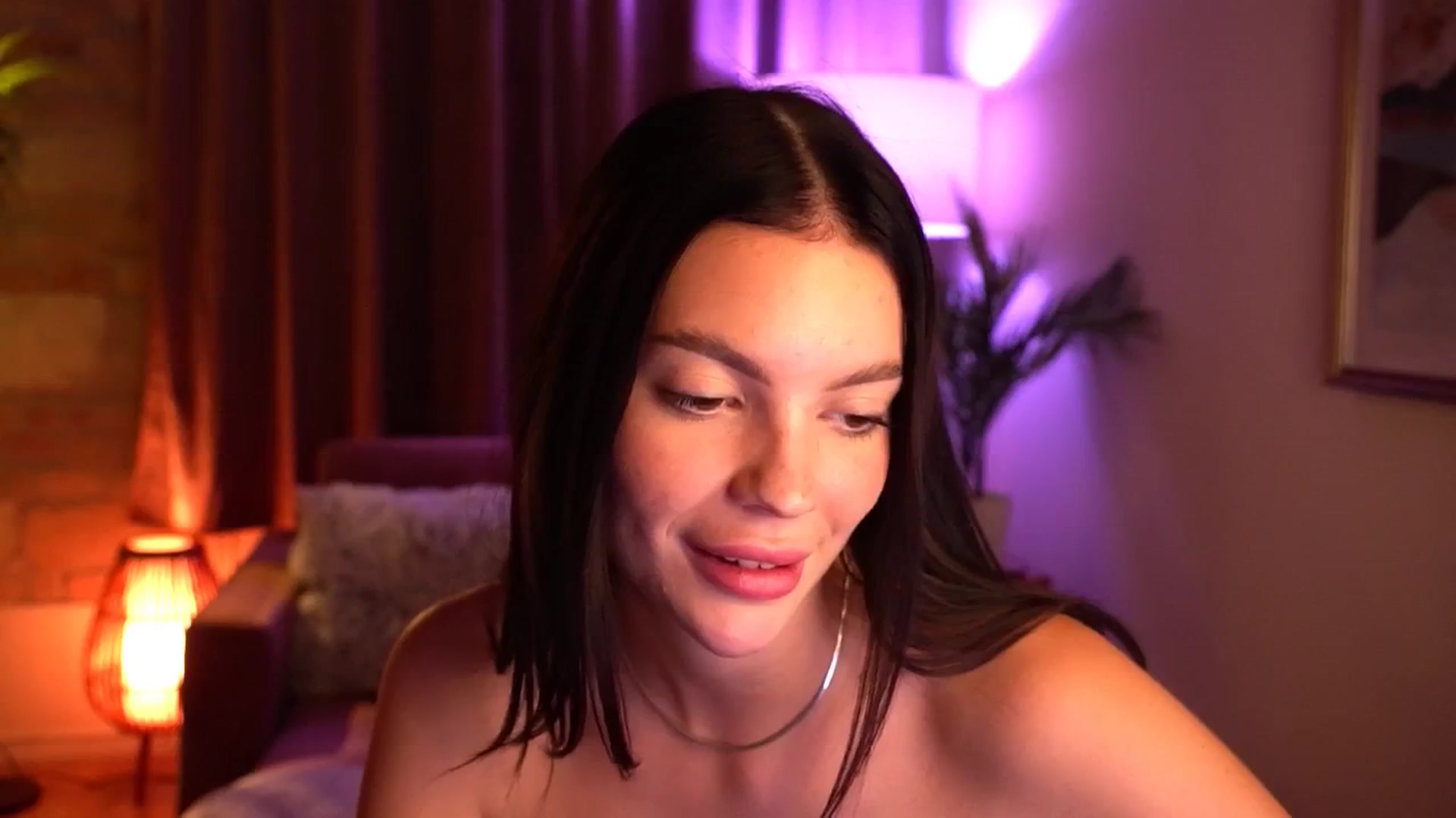 Gallery image thumbnail from hollydollly_'s myfreecams stream on, 09/21/2024, 20:42 image 14 of 20