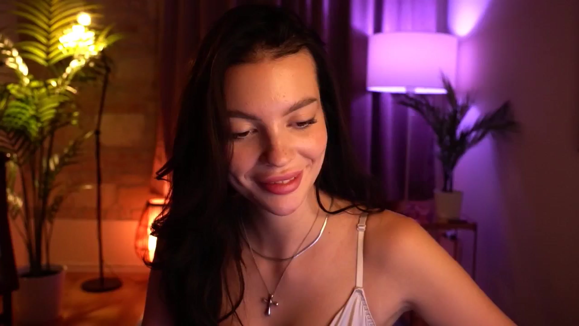 Gallery image thumbnail from hollydollly_'s myfreecams stream on, 09/22/2024, 20:12 image 19 of 20