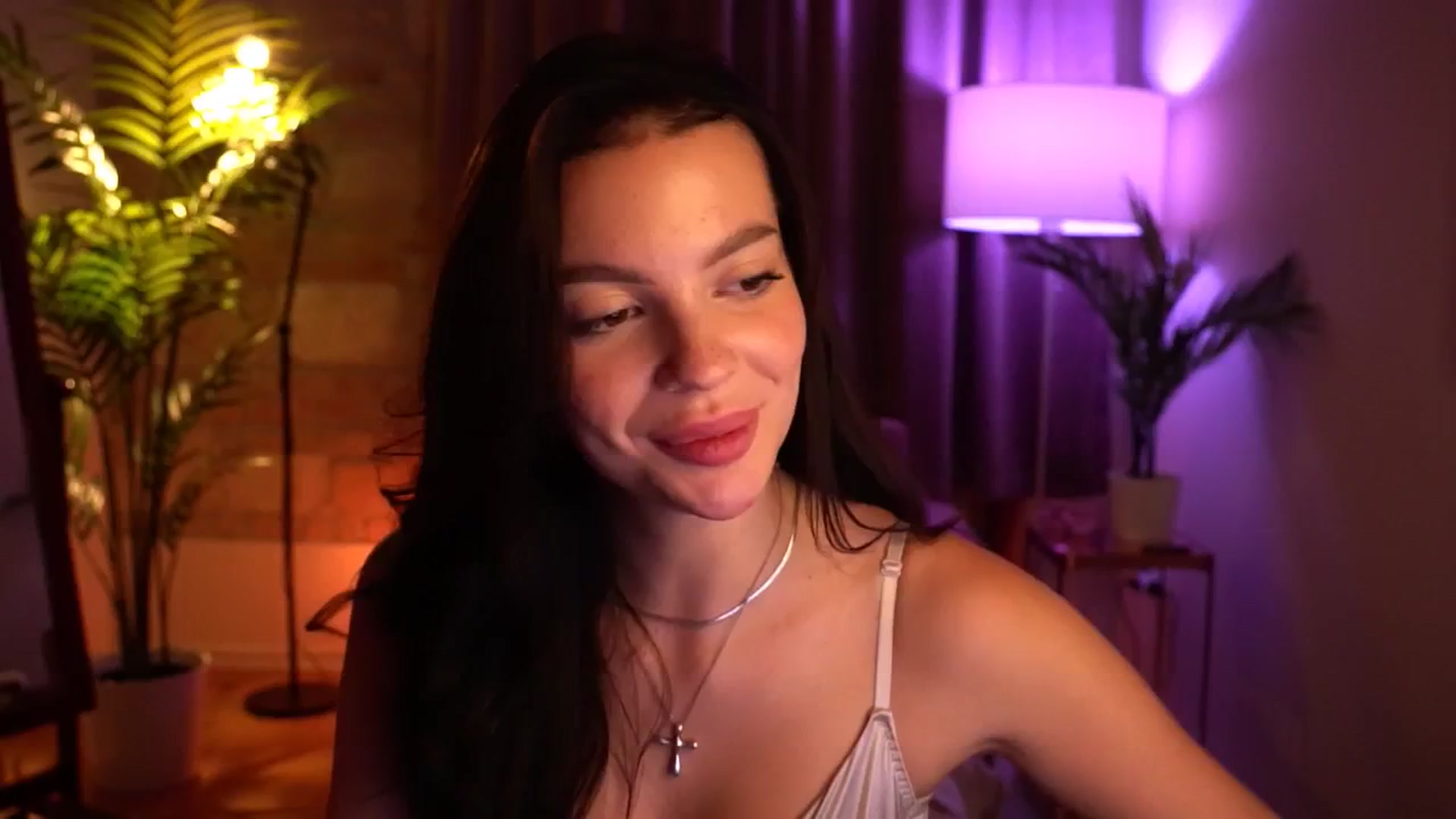 Gallery image thumbnail from hollydollly_'s myfreecams stream on, 09/22/2024, 20:12 image 7 of 20