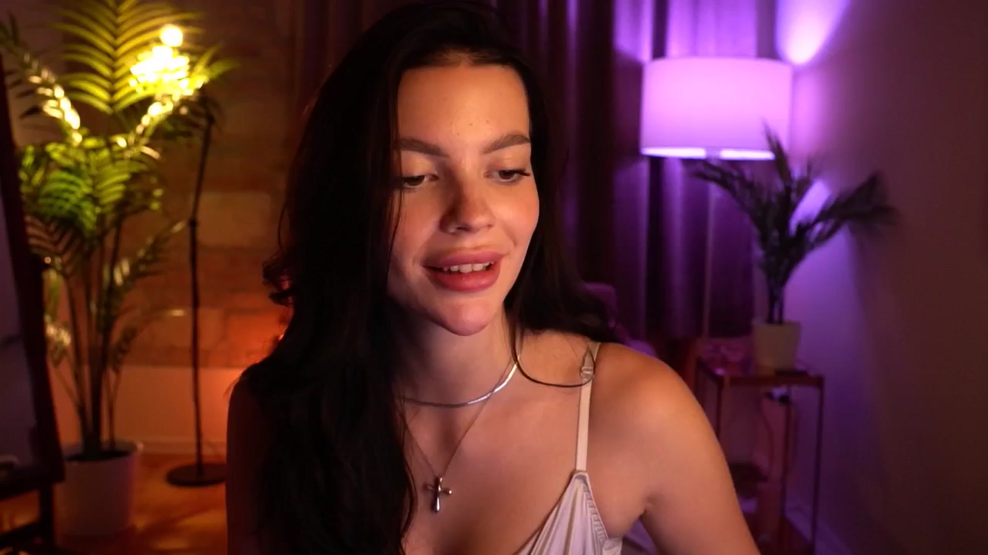 Gallery image thumbnail from hollydollly_'s myfreecams stream on, 09/22/2024, 20:12 image 5 of 20