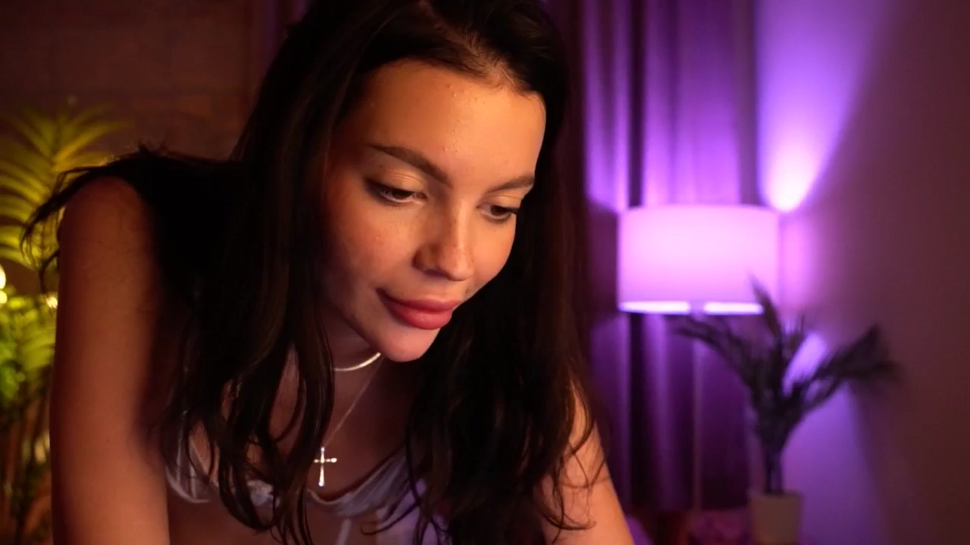 Gallery image thumbnail from hollydollly_'s myfreecams stream on, 09/22/2024, 20:12 image 14 of 20