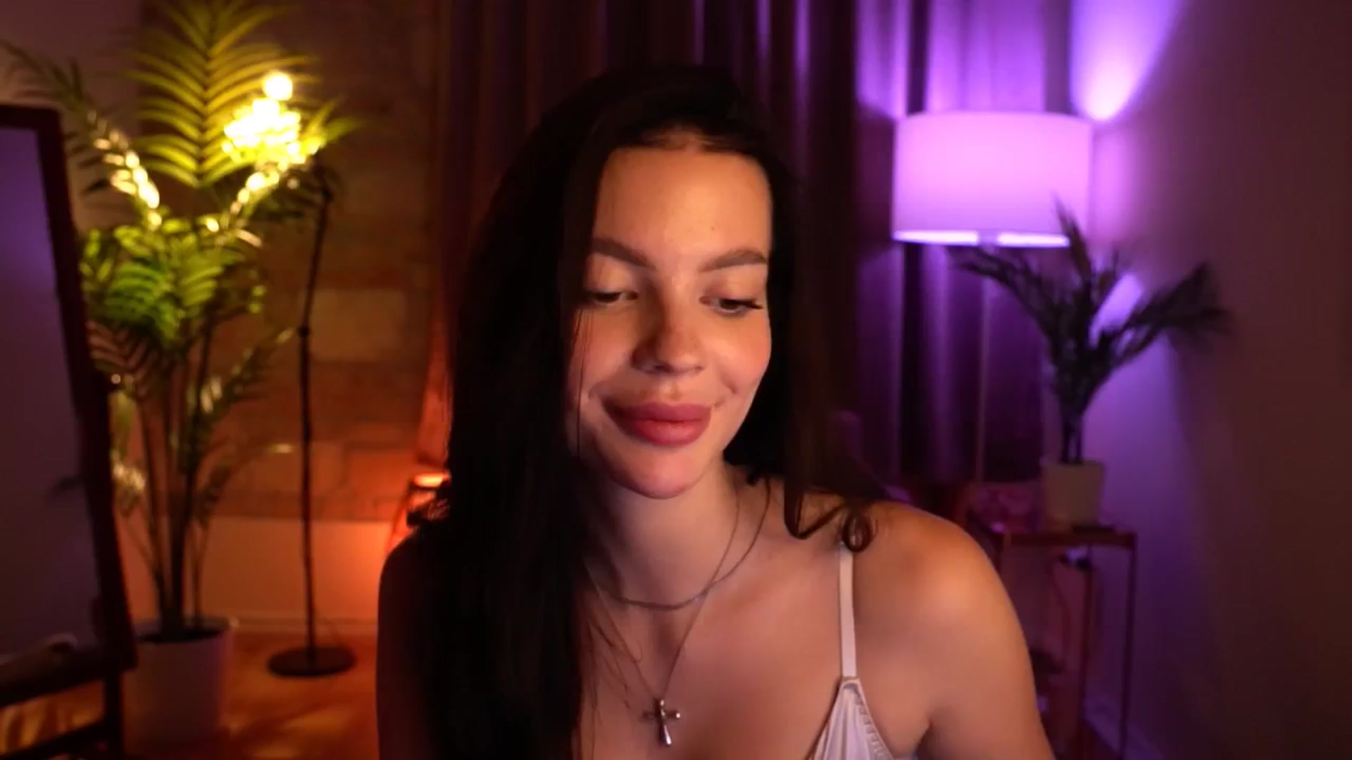 Gallery image thumbnail from hollydollly_'s myfreecams stream on, 09/22/2024, 20:12 image 2 of 20