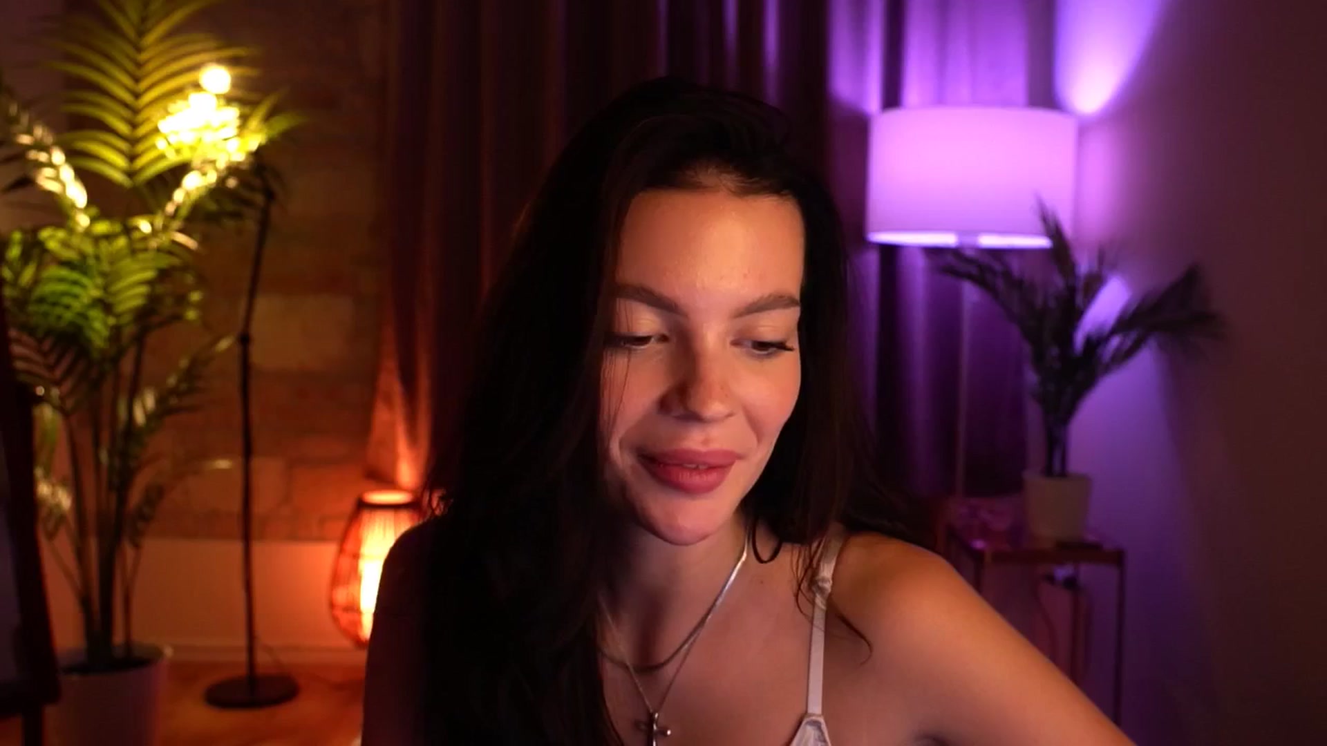 Gallery image thumbnail from hollydollly_'s myfreecams stream on, 09/22/2024, 20:50 image 14 of 20