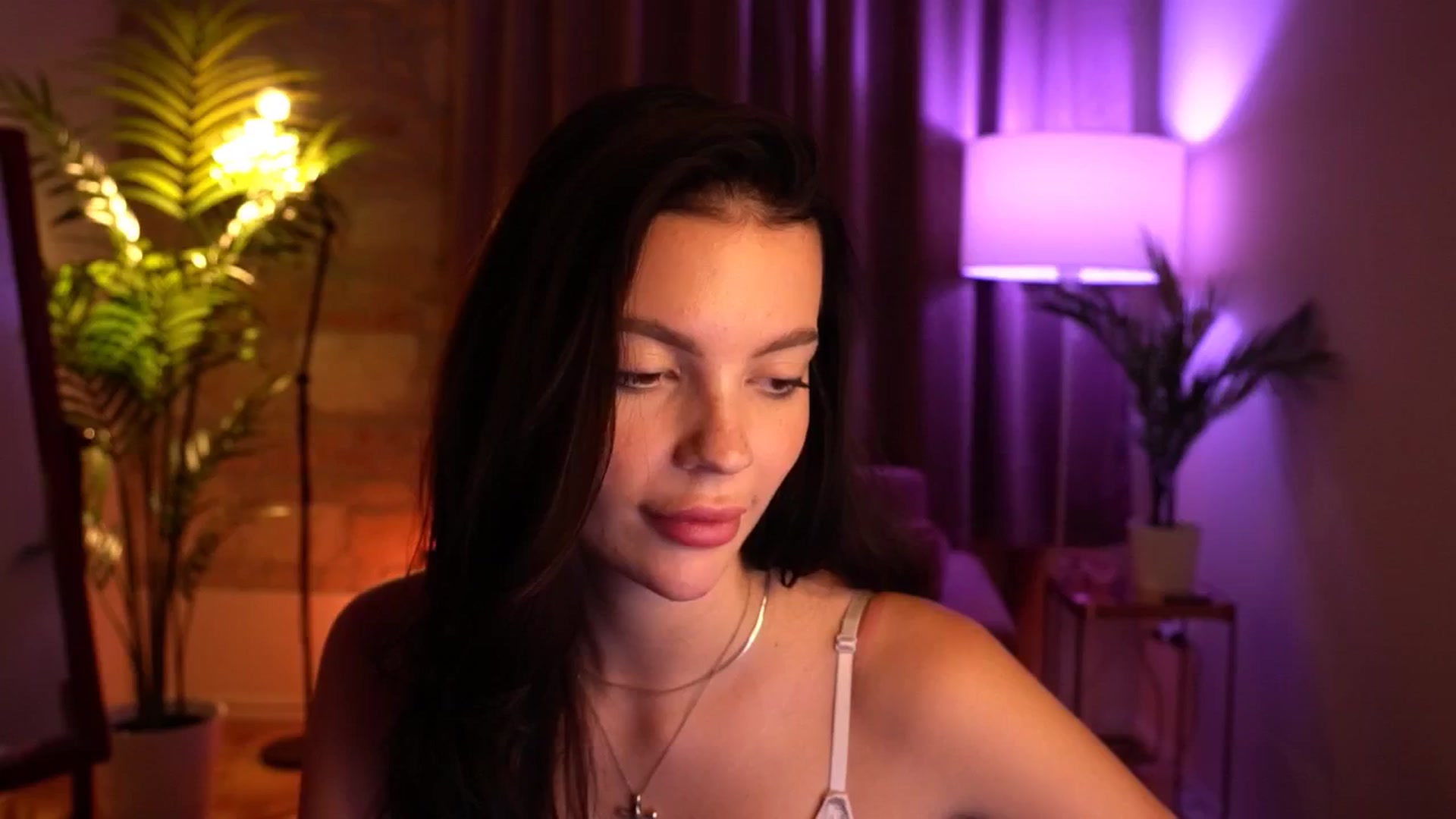 Gallery image thumbnail from hollydollly_'s myfreecams stream on, 09/22/2024, 20:50 image 10 of 20