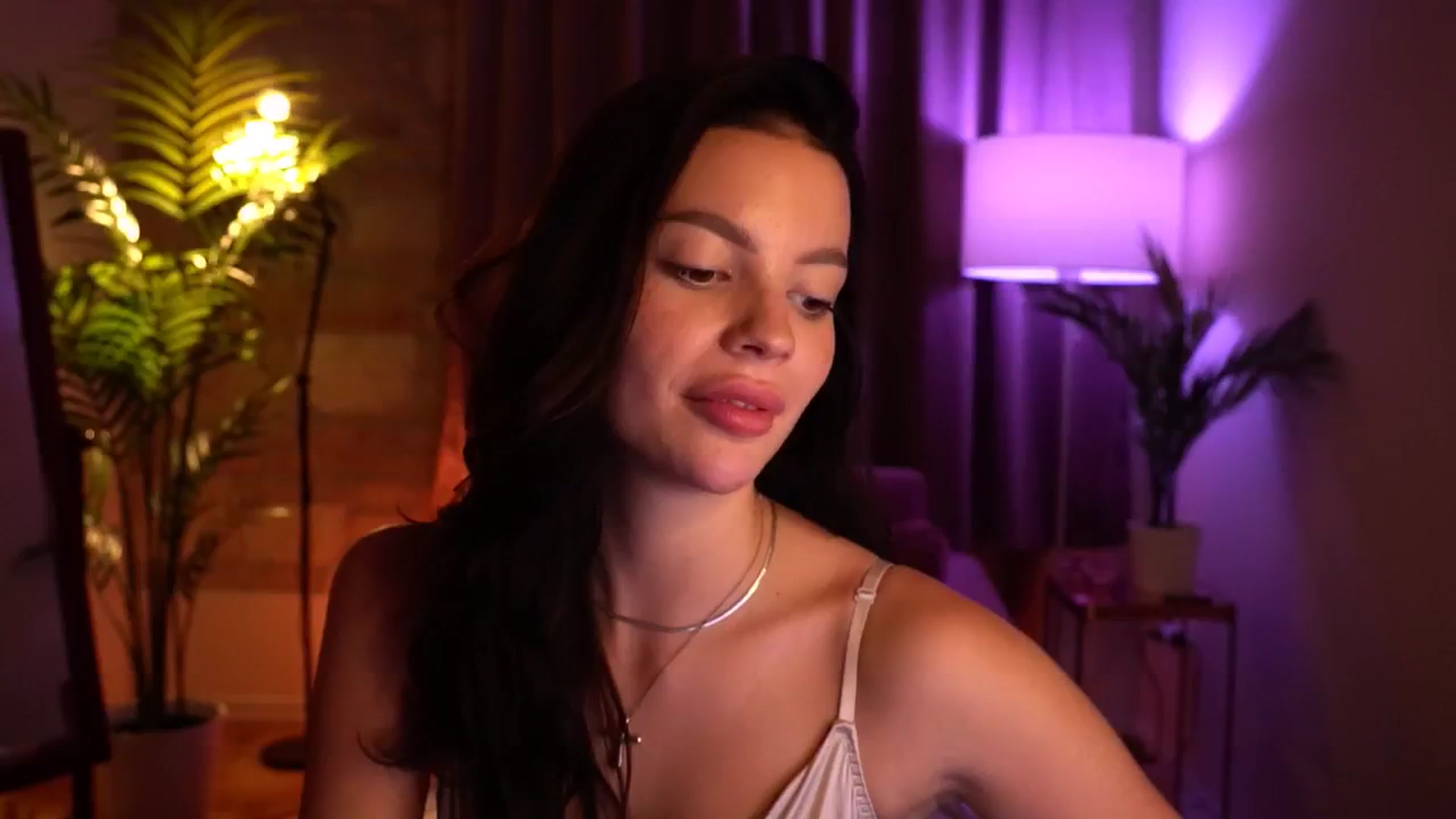 Gallery image thumbnail from hollydollly_'s myfreecams stream on, 09/22/2024, 20:50 image 6 of 20
