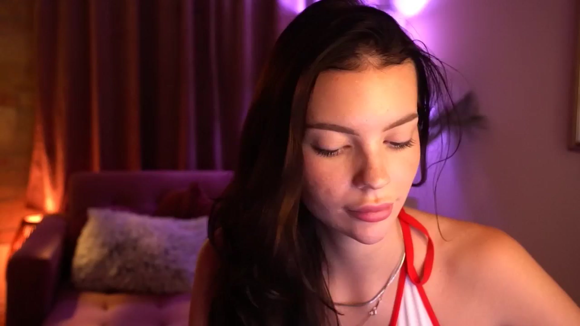 Gallery image thumbnail from hollydollly_'s myfreecams stream on, 09/24/2024, 21:22 image 18 of 20