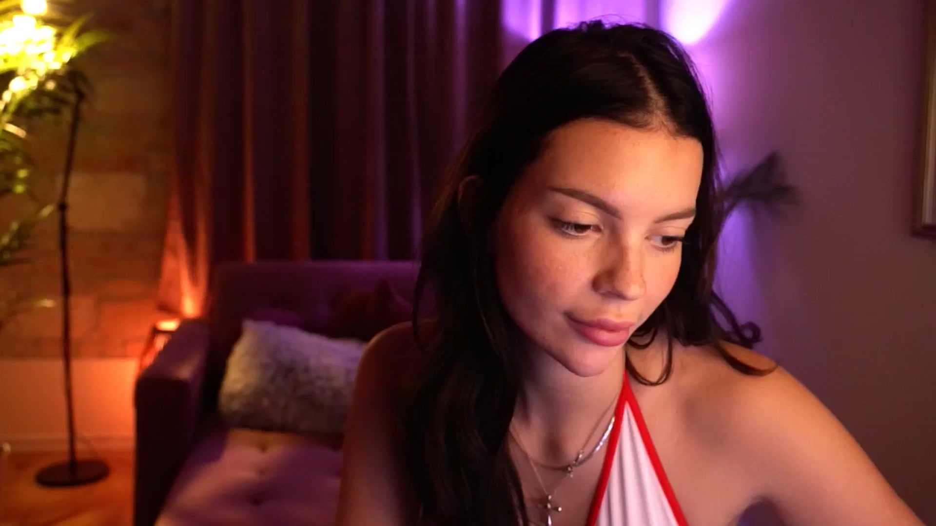 Gallery image thumbnail from hollydollly_'s myfreecams stream on, 09/24/2024, 21:22 image 11 of 20