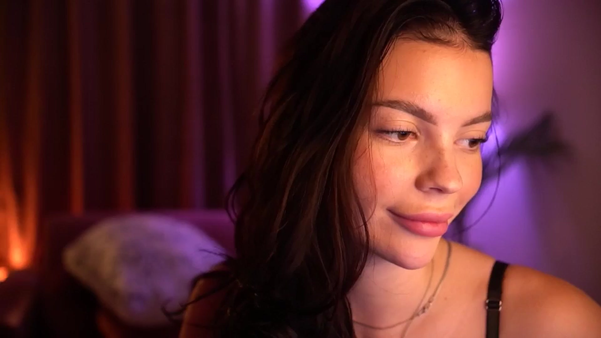 Gallery image thumbnail from hollydollly_'s myfreecams stream on, 09/25/2024, 20:50 image 19 of 20