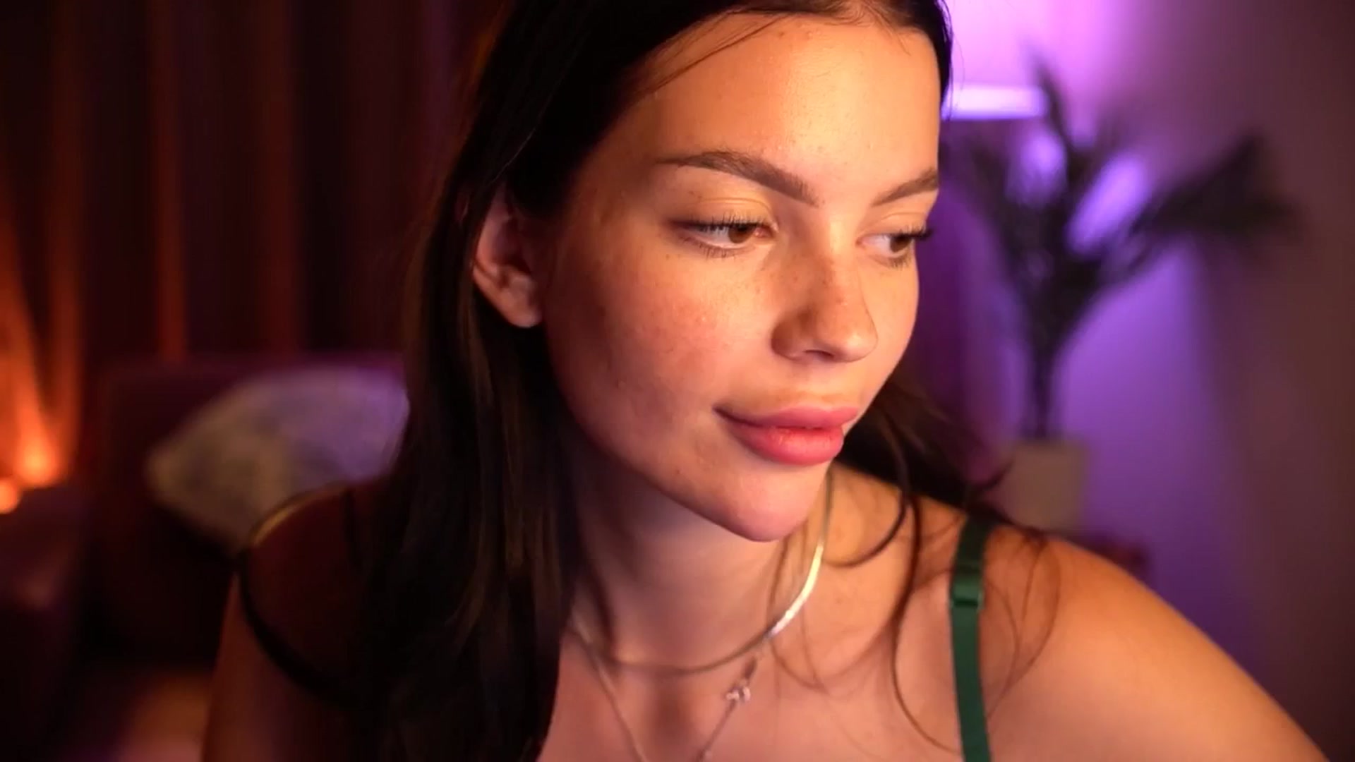 Gallery image thumbnail from hollydollly_'s myfreecams stream on, 09/26/2024, 22:30 image 16 of 20