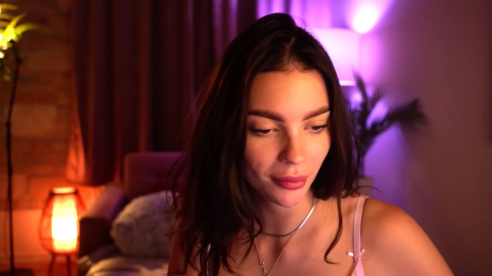 Gallery image thumbnail from hollydollly_'s myfreecams stream on, 09/30/2024, 22:00 image 11 of 20