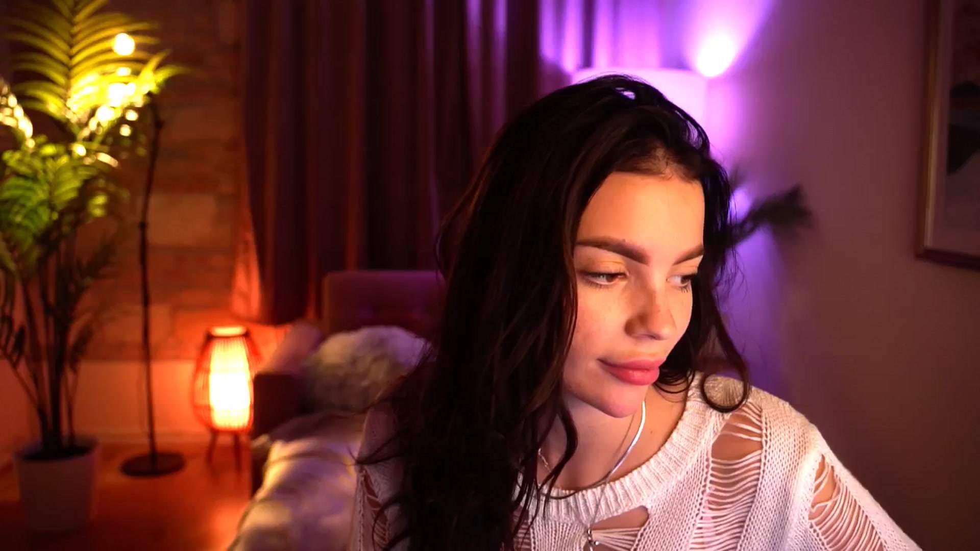 Gallery image thumbnail from hollydollly_'s myfreecams stream on, 09/30/2024, 22:00 image 16 of 20