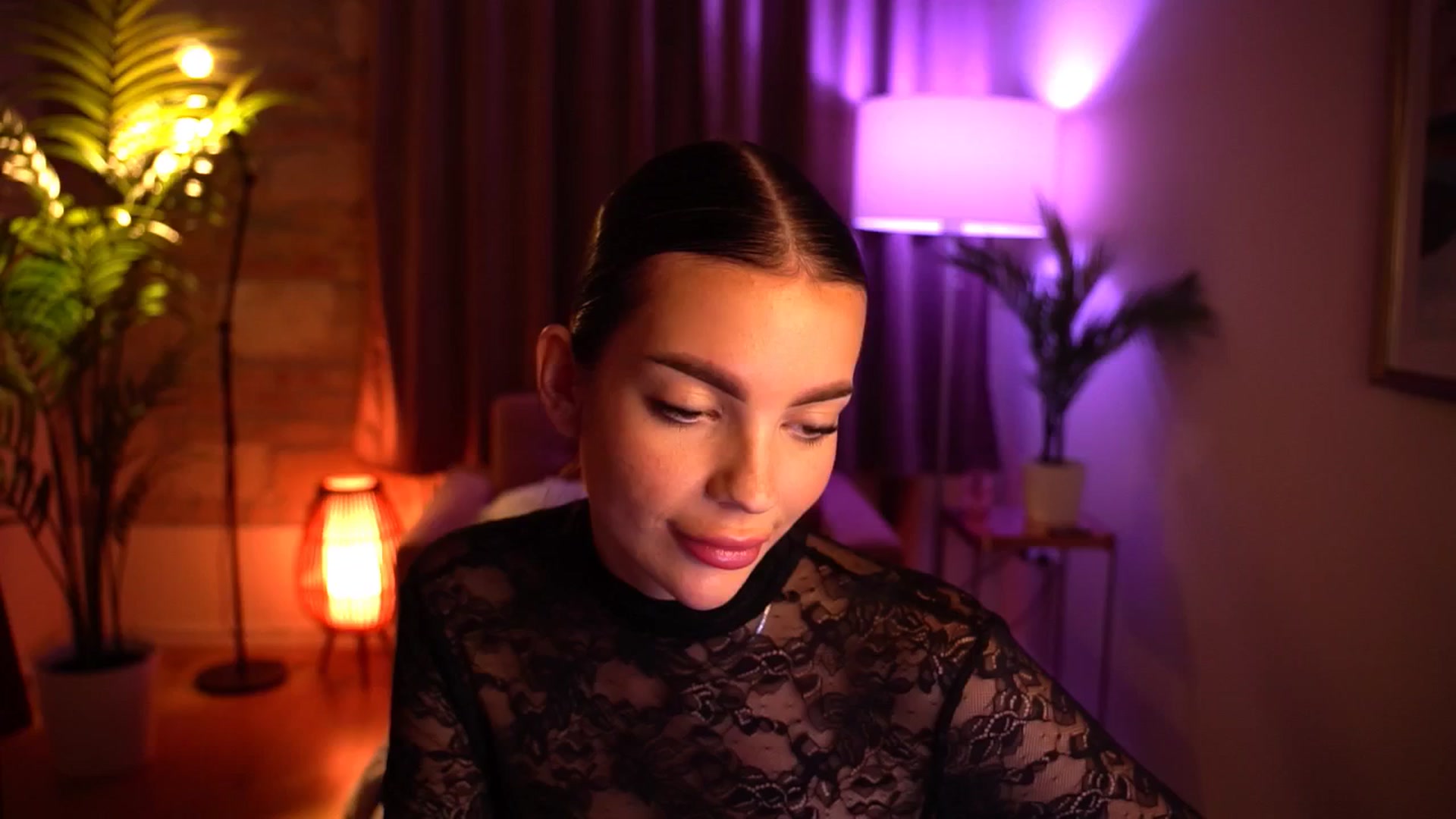 Gallery image thumbnail from hollydollly_'s myfreecams stream on, 10/02/2024, 21:27 image 13 of 20