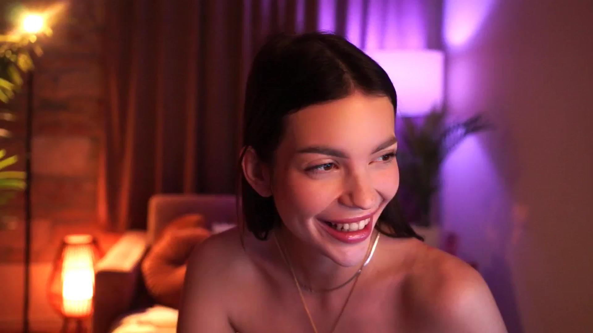 Gallery image thumbnail from hollydollly_'s myfreecams stream on, 01/19/2025, 13:20 image 11 of 20