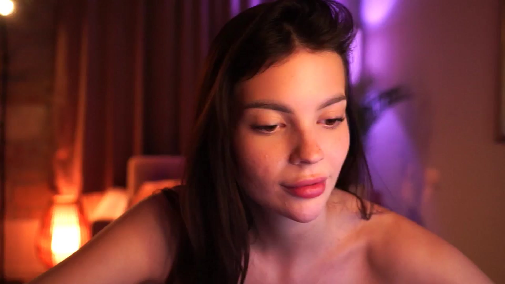 Gallery image thumbnail from hollydollly_'s myfreecams stream on, 02/09/2025, 19:28 image 19 of 20