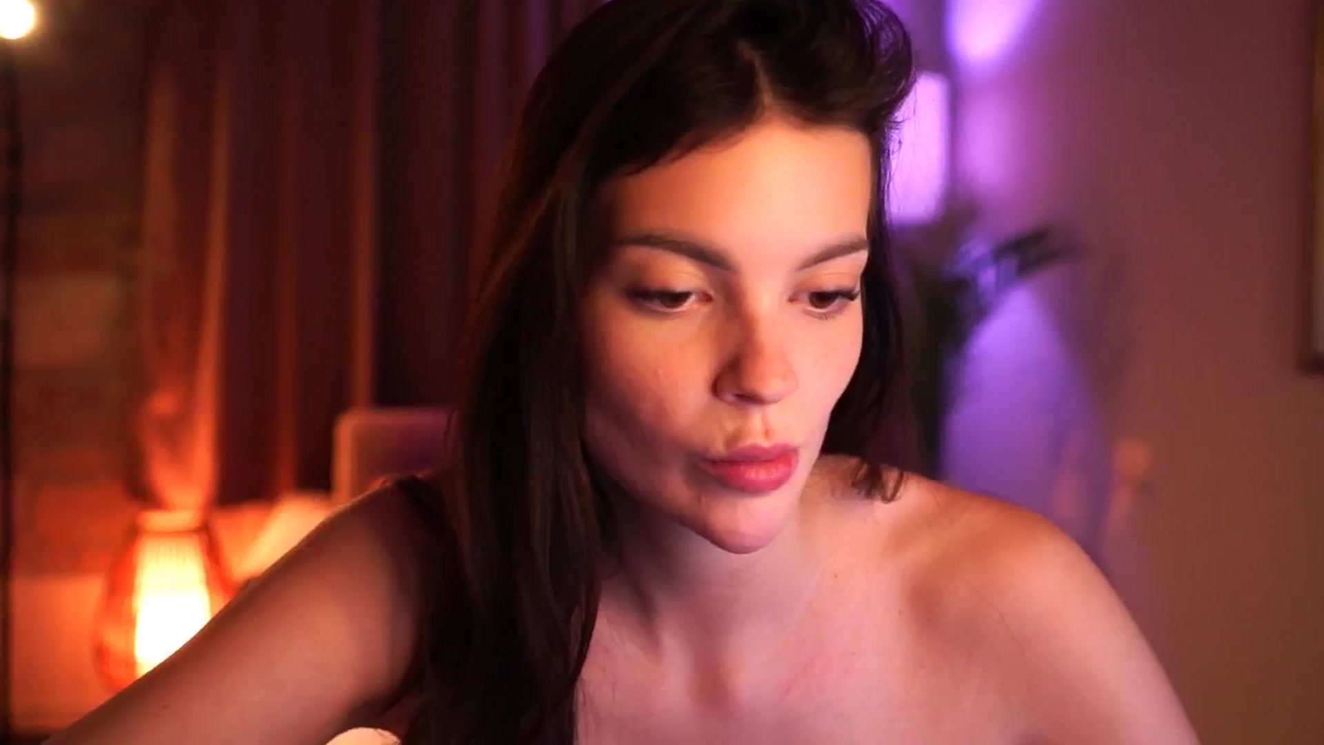 Gallery image thumbnail from hollydollly_'s myfreecams stream on, 02/09/2025, 19:28 image 17 of 20