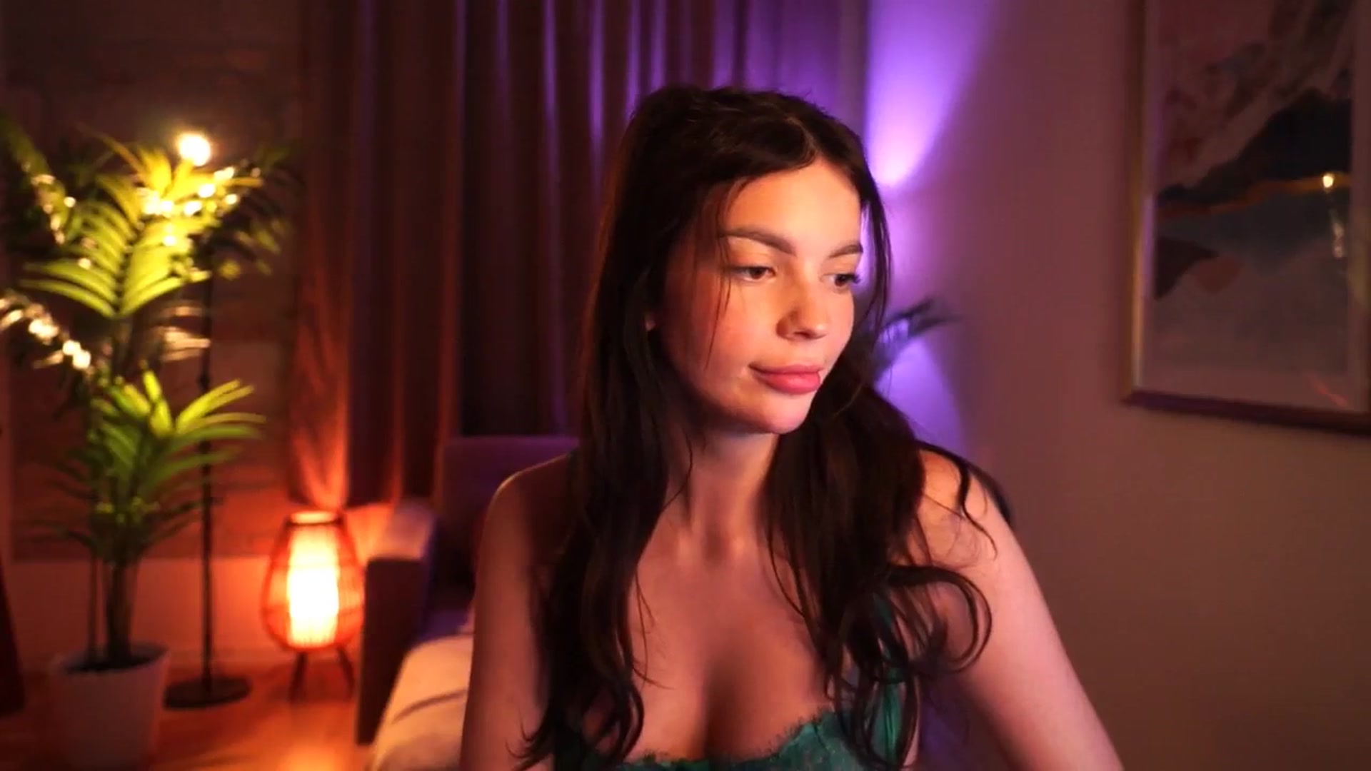 Gallery image thumbnail from hollydollly_'s myfreecams stream on, 02/15/2025, 20:03 image 14 of 20