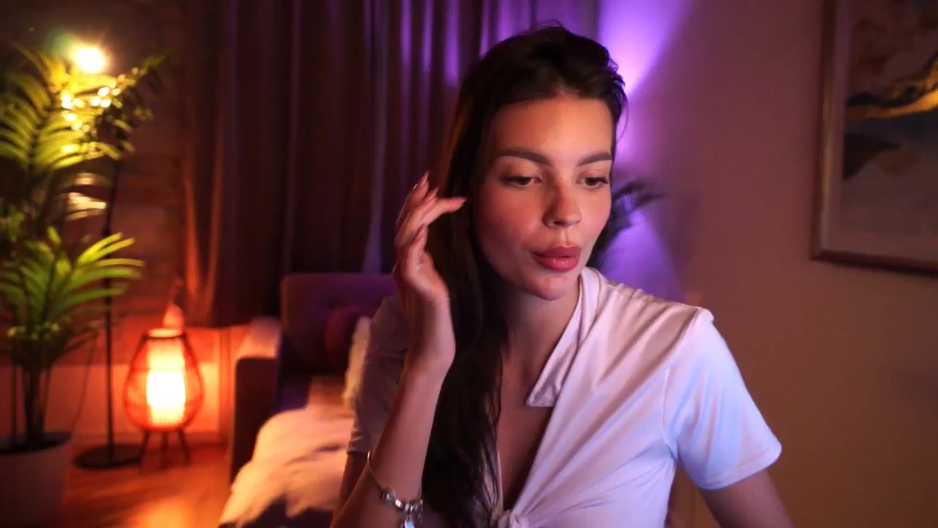Gallery image thumbnail from hollydollly_'s myfreecams stream on, 02/23/2025, 21:59 image 6 of 20