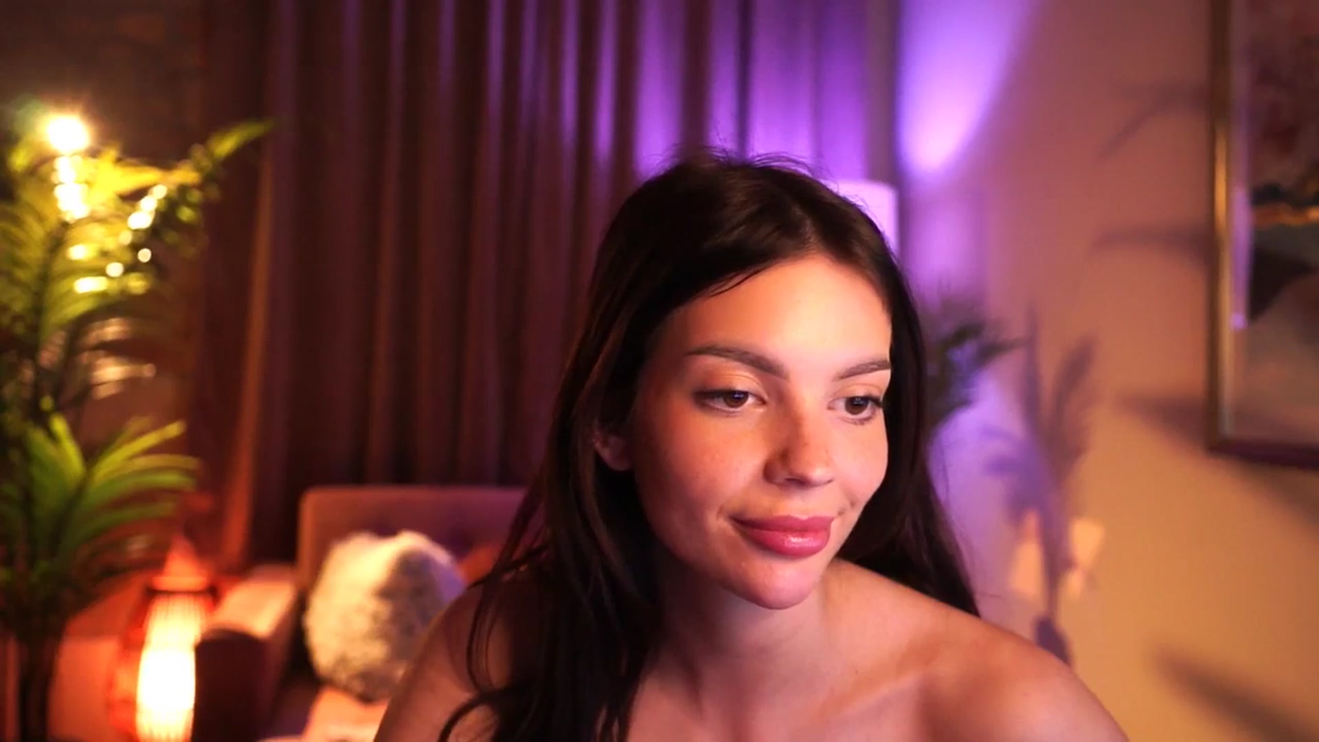 Gallery image thumbnail from hollydollly_'s myfreecams stream on, 03/08/2025, 22:55 image 13 of 20