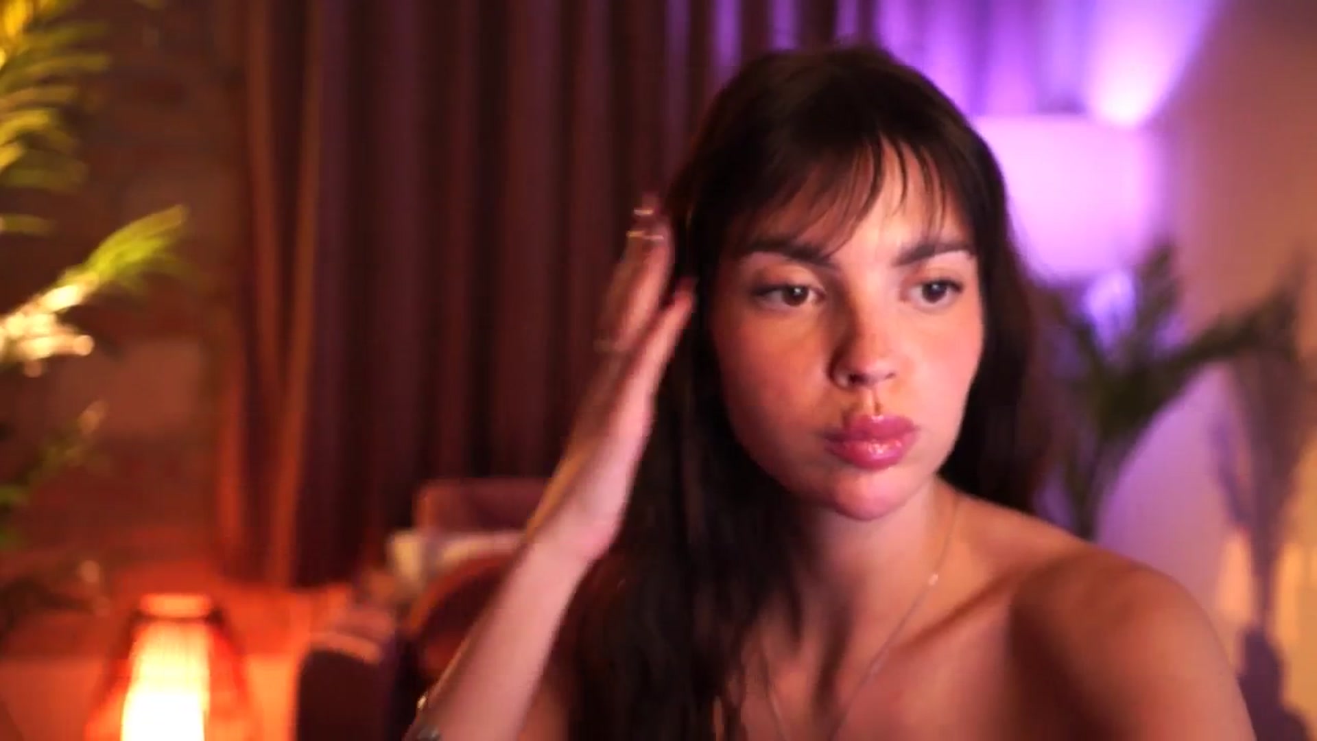 Gallery image thumbnail from hollydollly_'s myfreecams stream on, 03/16/2025, 20:52 image 18 of 20