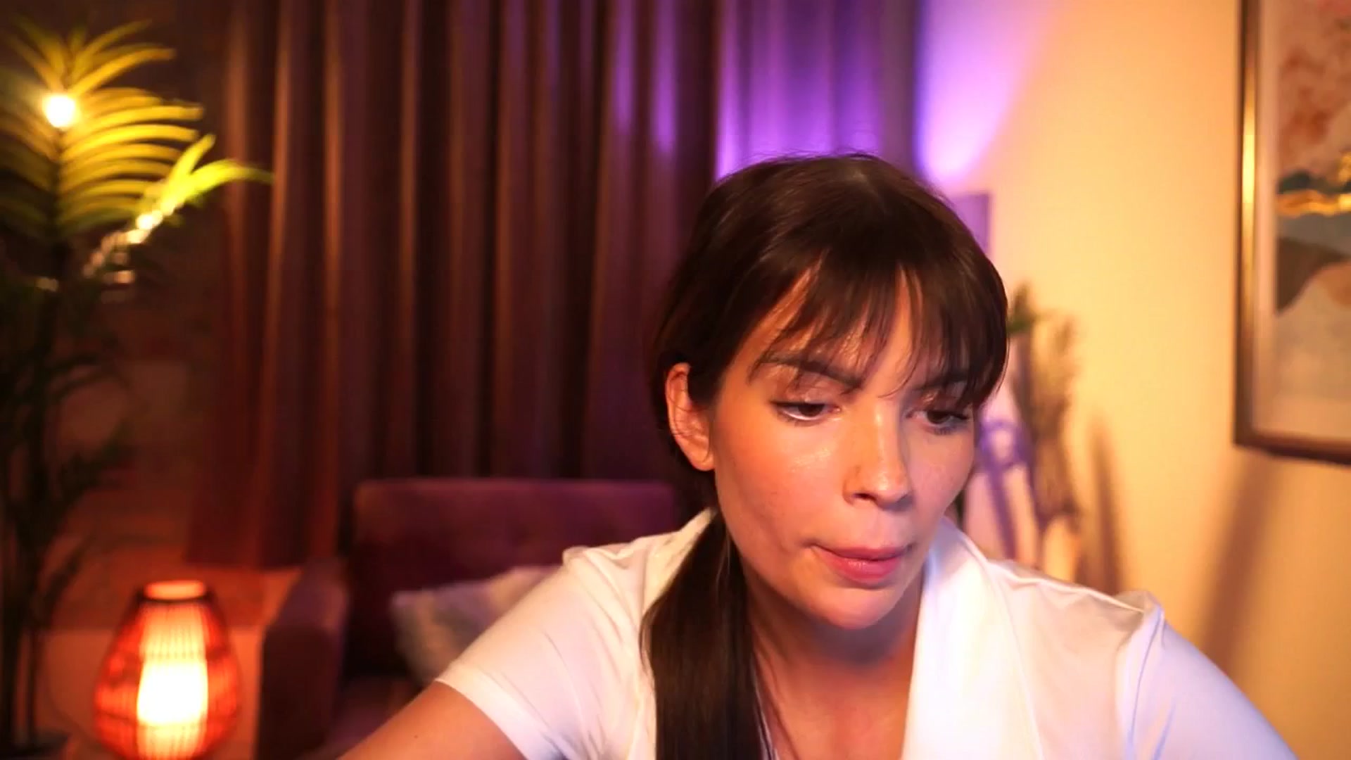 Gallery image thumbnail from hollydollly_'s myfreecams stream on, 04/06/2025, 18:08 image 16 of 20