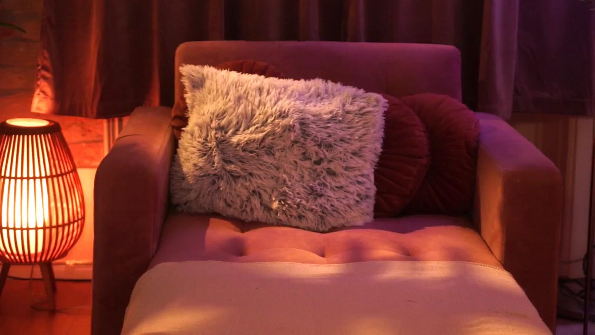 Gallery image thumbnail from hollydollly_'s myfreecams stream on, 04/19/2025, 17:31 image 14 of 20