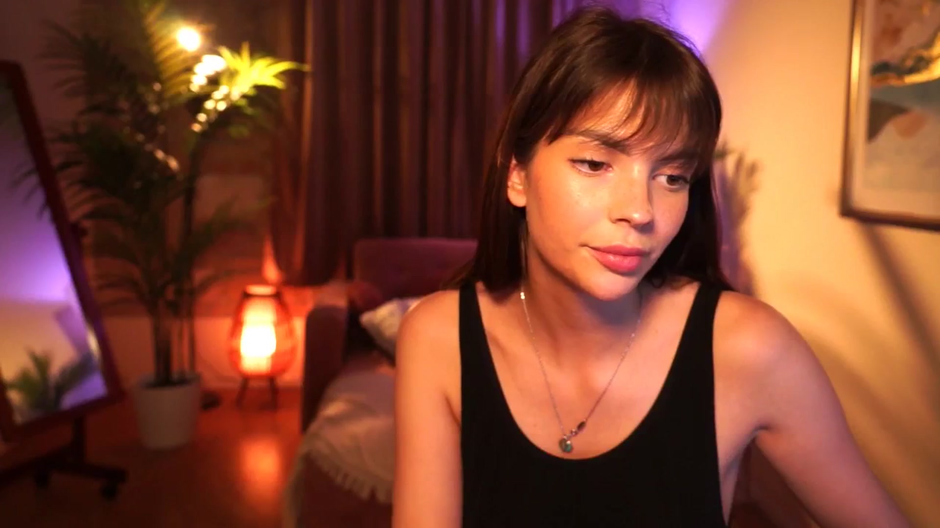 Gallery image thumbnail from hollydollly_'s myfreecams stream on, 04/24/2025, 19:12 image 16 of 20